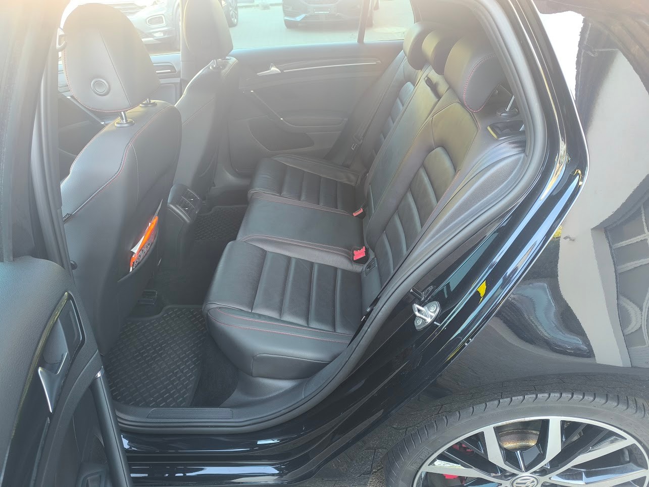 VW Golf 2.0 TSI GTI Performance DSG-image-3