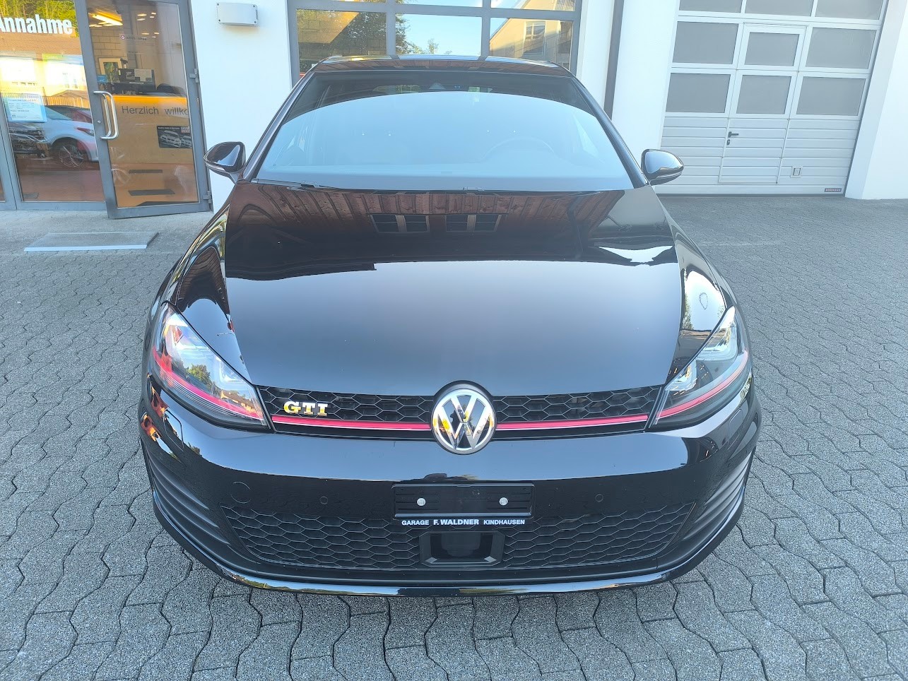 VW Golf 2.0 TSI GTI Performance DSG-image-1