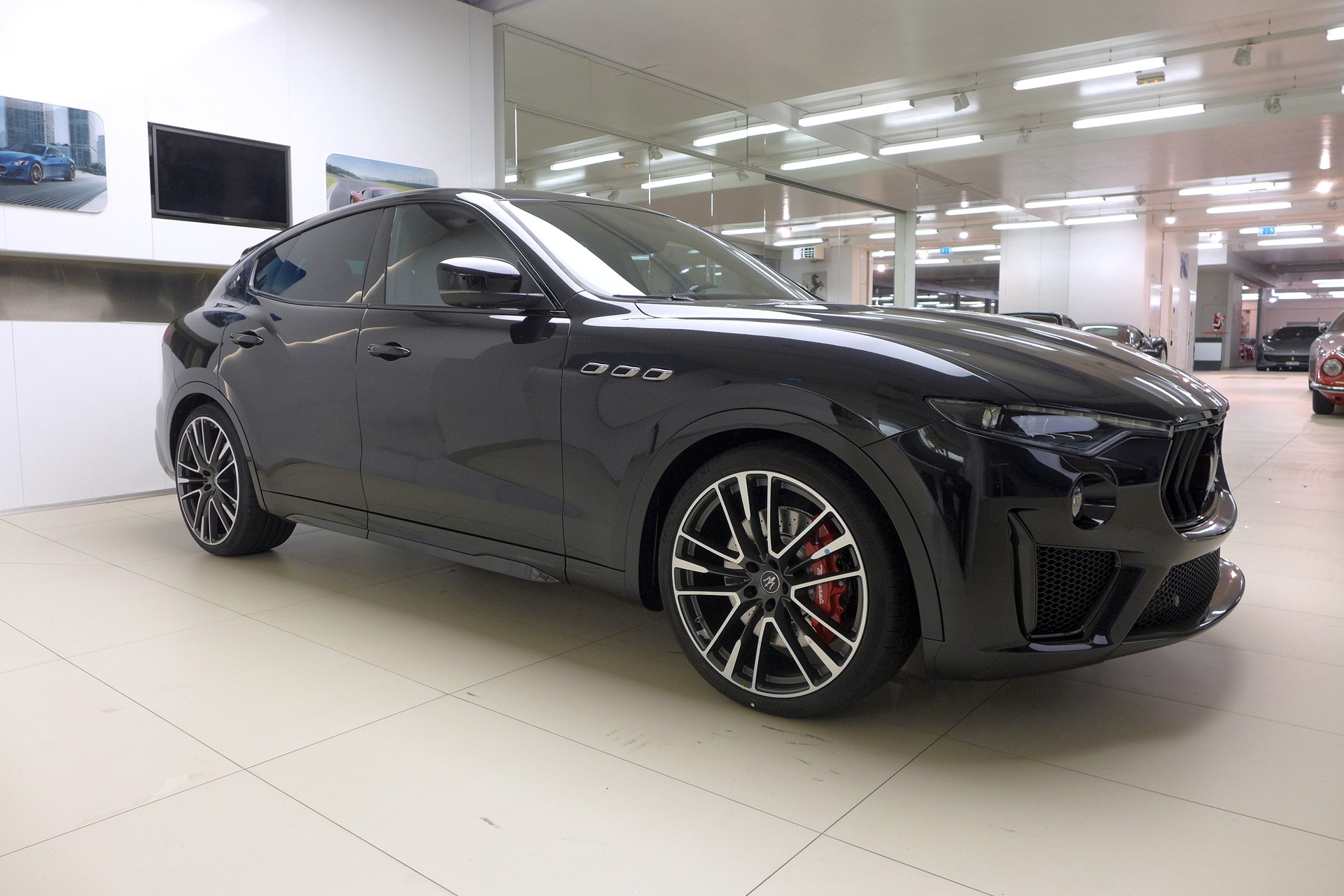 MASERATI Levante 3.8 V8 Trofeo Q4 Automatica-image-2