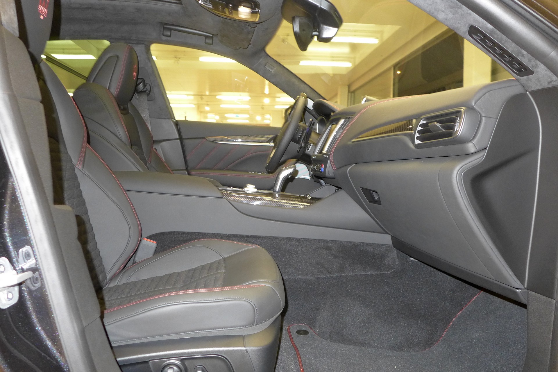 MASERATI Levante 3.8 V8 Trofeo Q4 Automatica-image-10