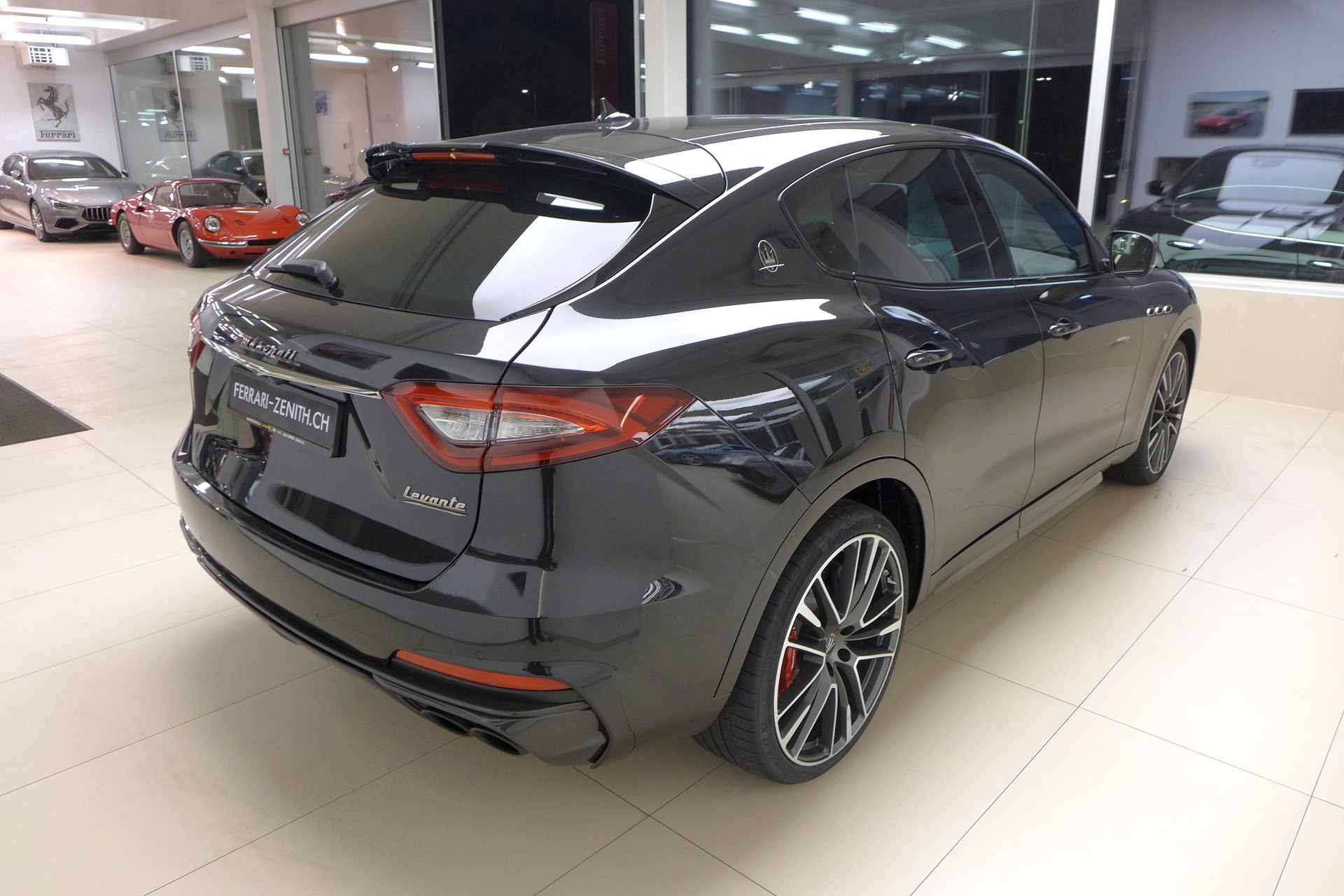 MASERATI Levante 3.8 V8 Trofeo Q4 Automatica-image-4