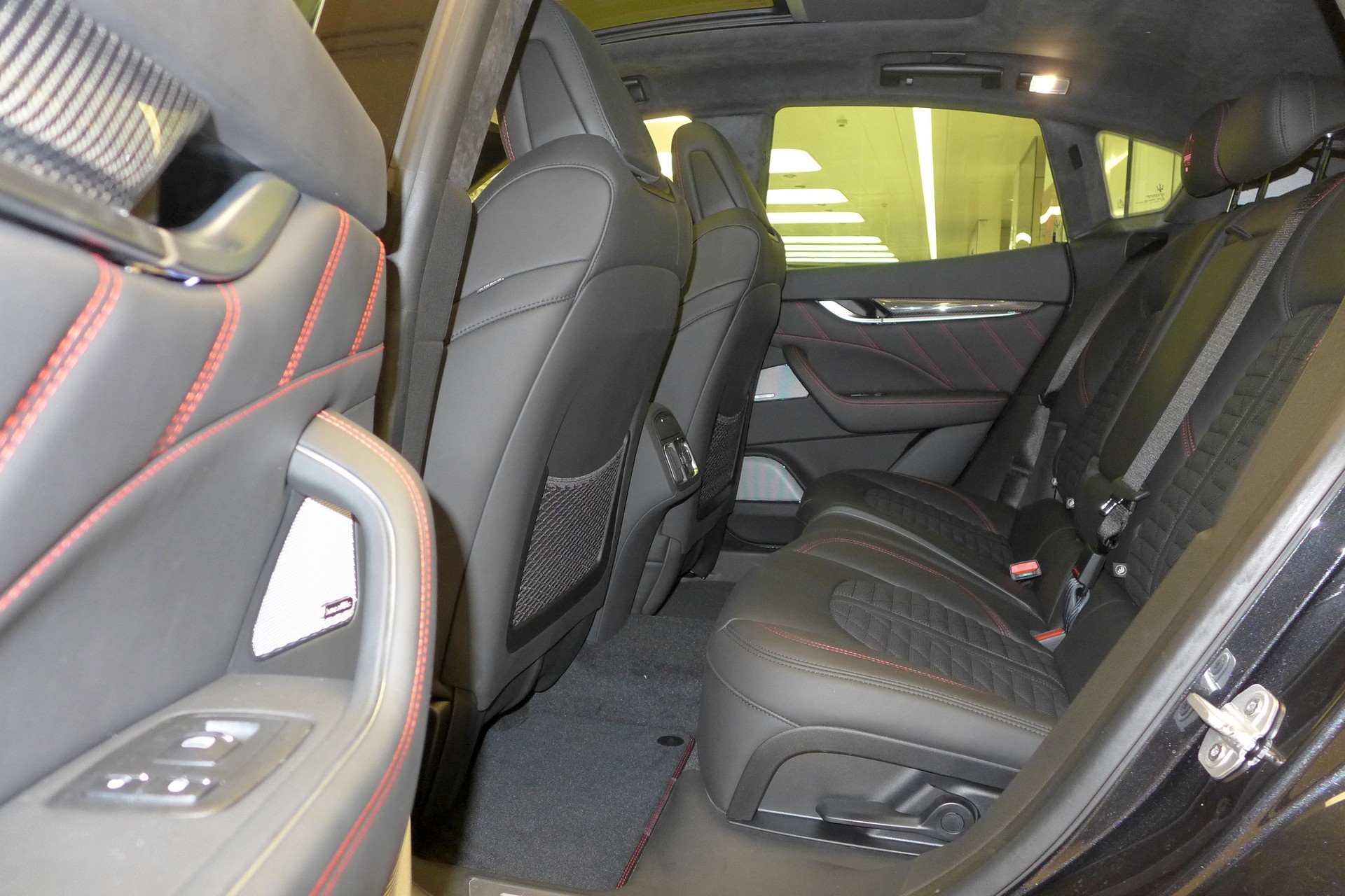 MASERATI Levante 3.8 V8 Trofeo Q4 Automatica-image-13