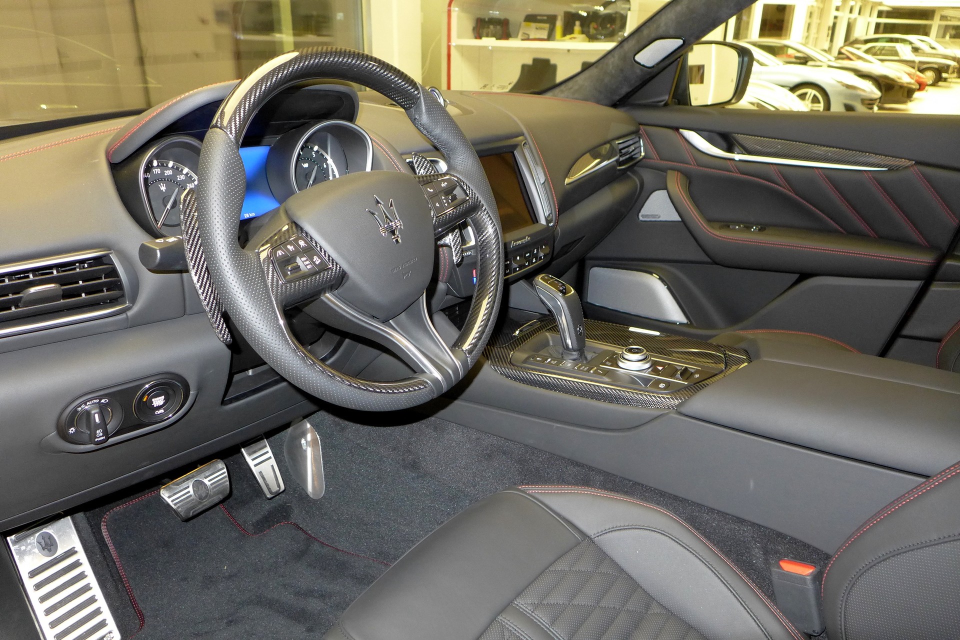 MASERATI Levante 3.8 V8 Trofeo Q4 Automatica-image-9