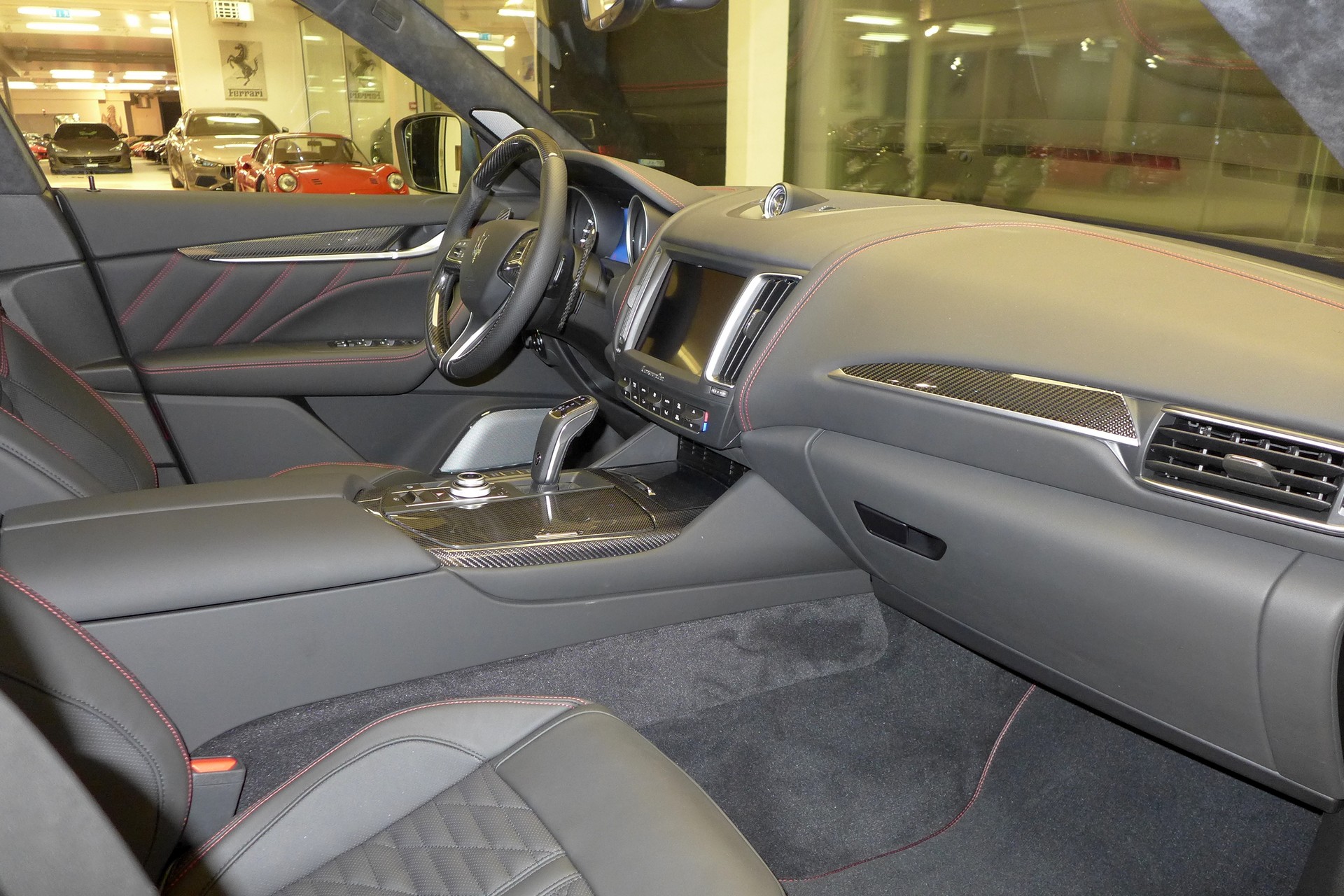 MASERATI Levante 3.8 V8 Trofeo Q4 Automatica-image-12