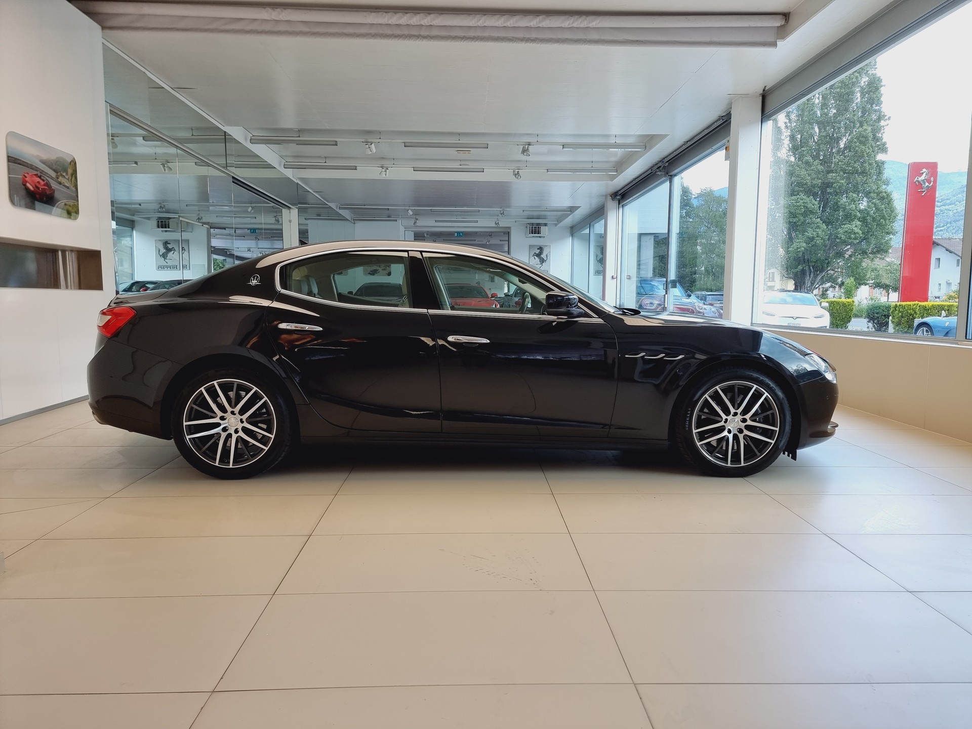 MASERATI Ghibli S Q4 3.0 V6 Automatica-image-3