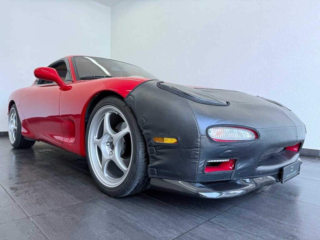 MAZDA Twin Turbo-showroom-element-2