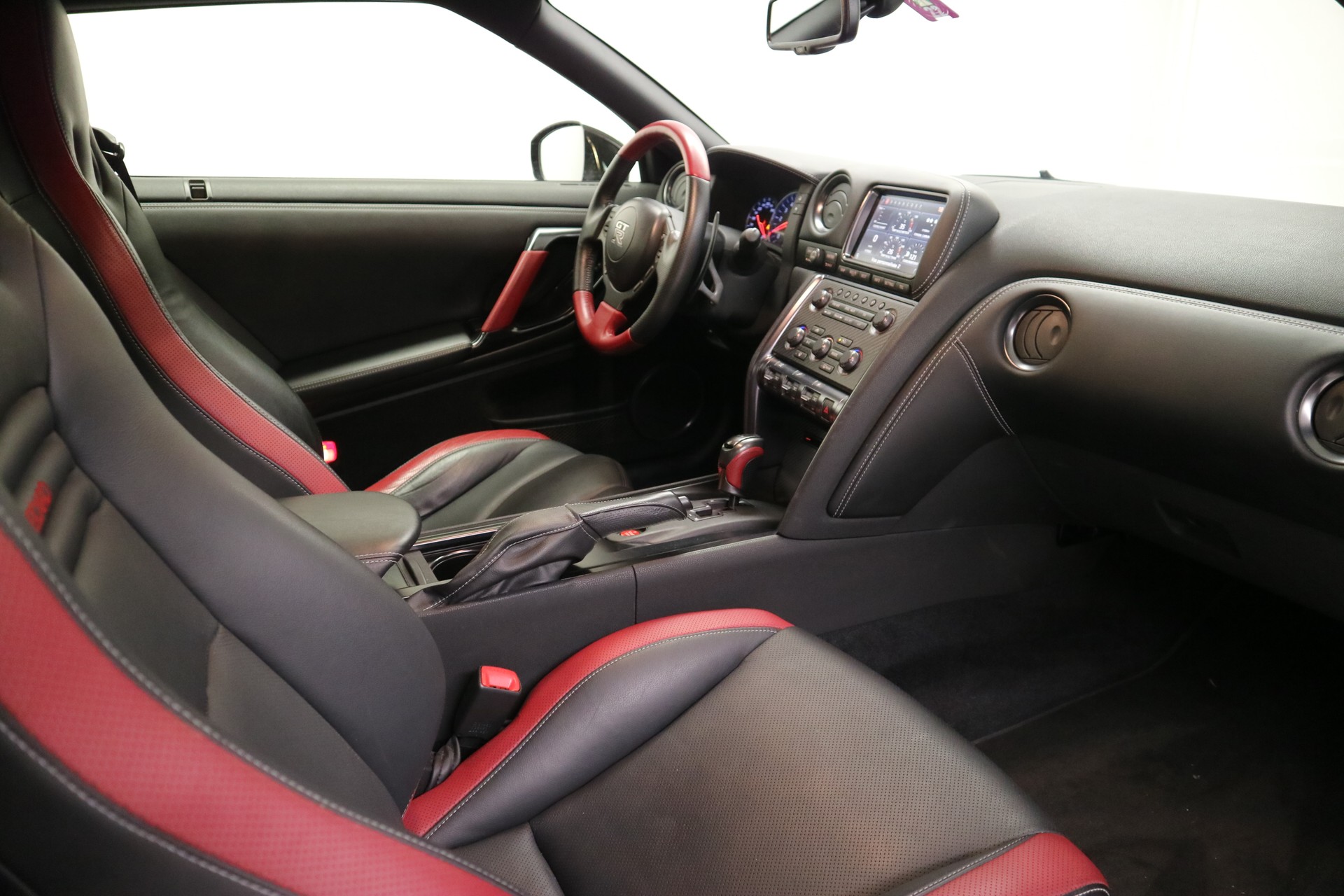 NISSAN GT-R 3.8 V6 Biturbo Black Edition-image-6