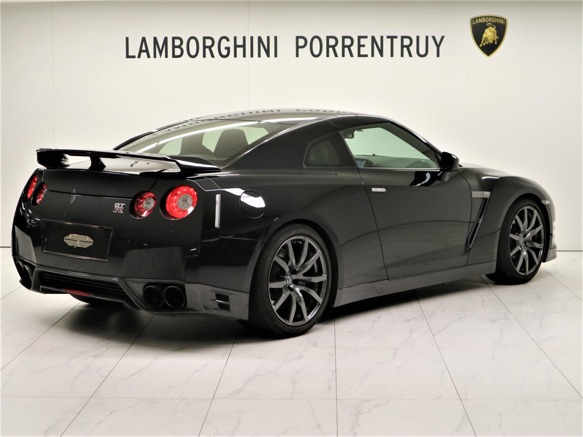 NISSAN GT-R 3.8 V6 Biturbo Black Edition-image-2