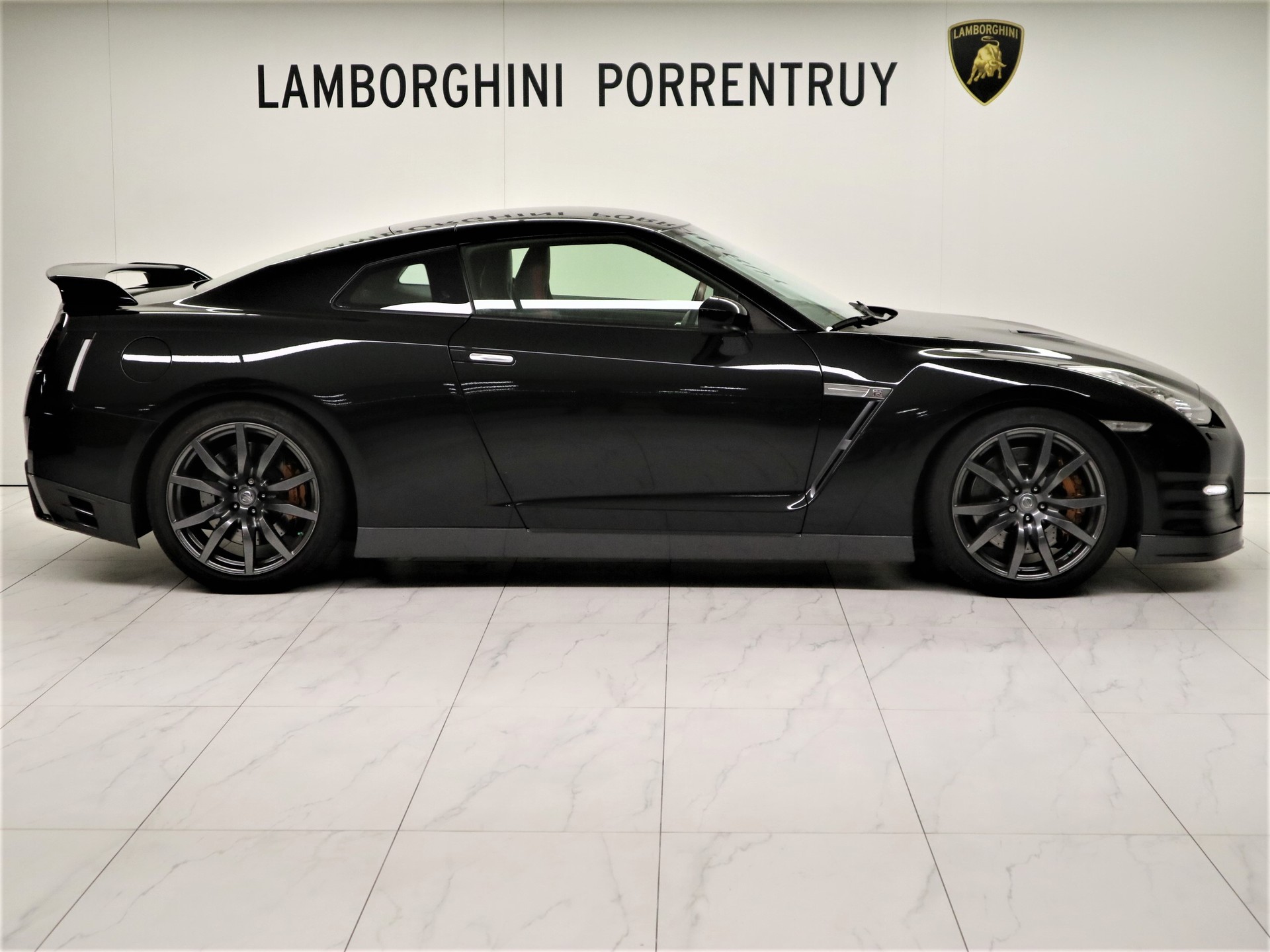 NISSAN GT-R 3.8 V6 Biturbo Black Edition-image-1