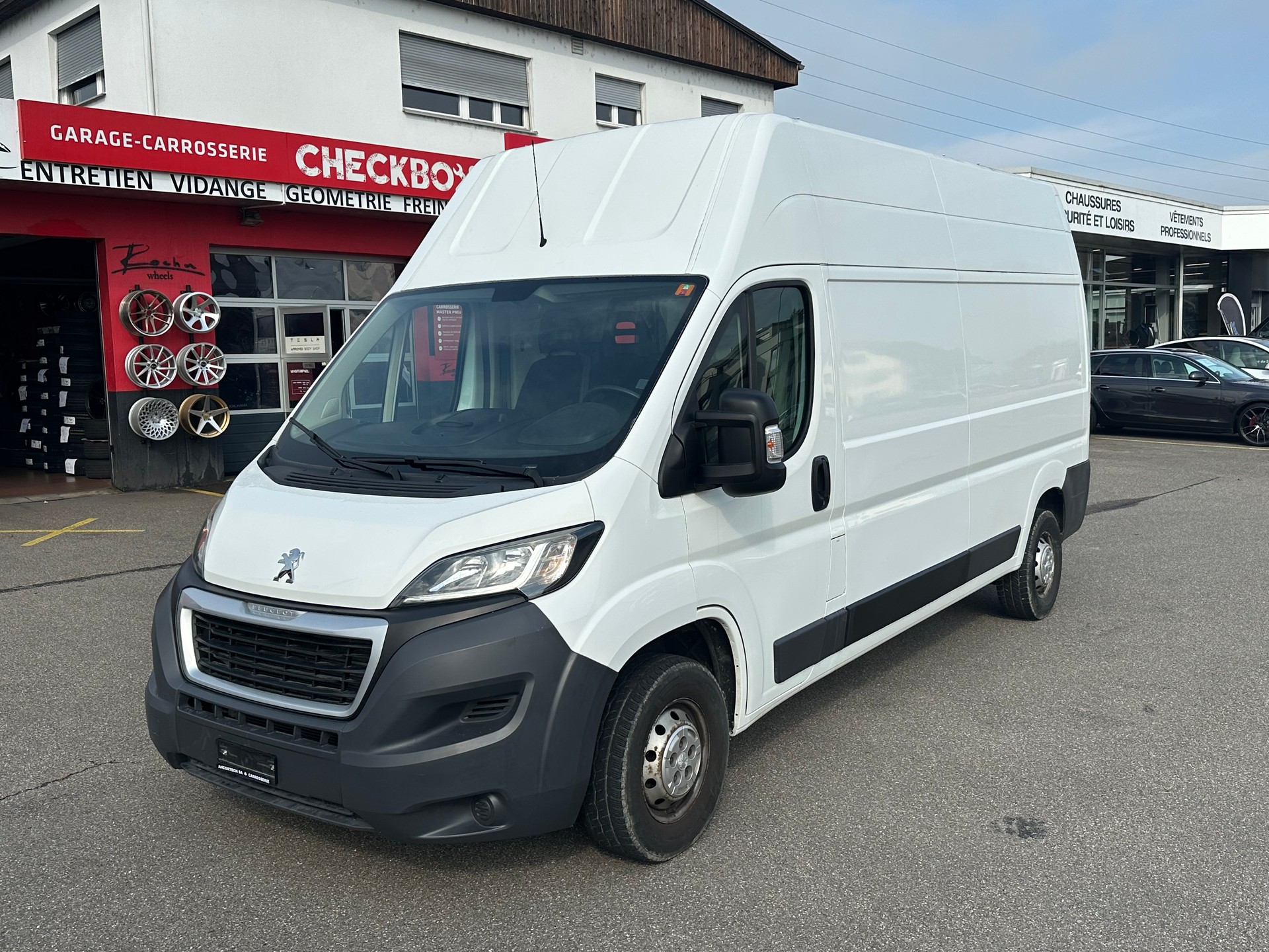 PEUGEOT Boxer 2.0 HDI 335 Active L3H3-image-0