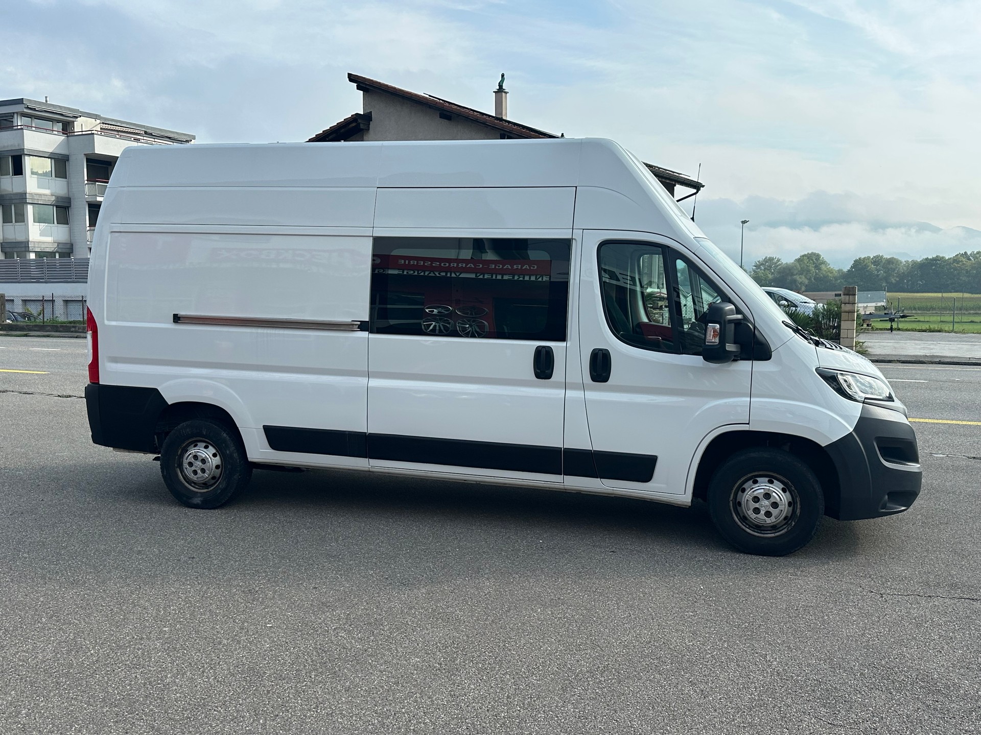 PEUGEOT Boxer 2.0 HDI 335 Active L3H3-image-3