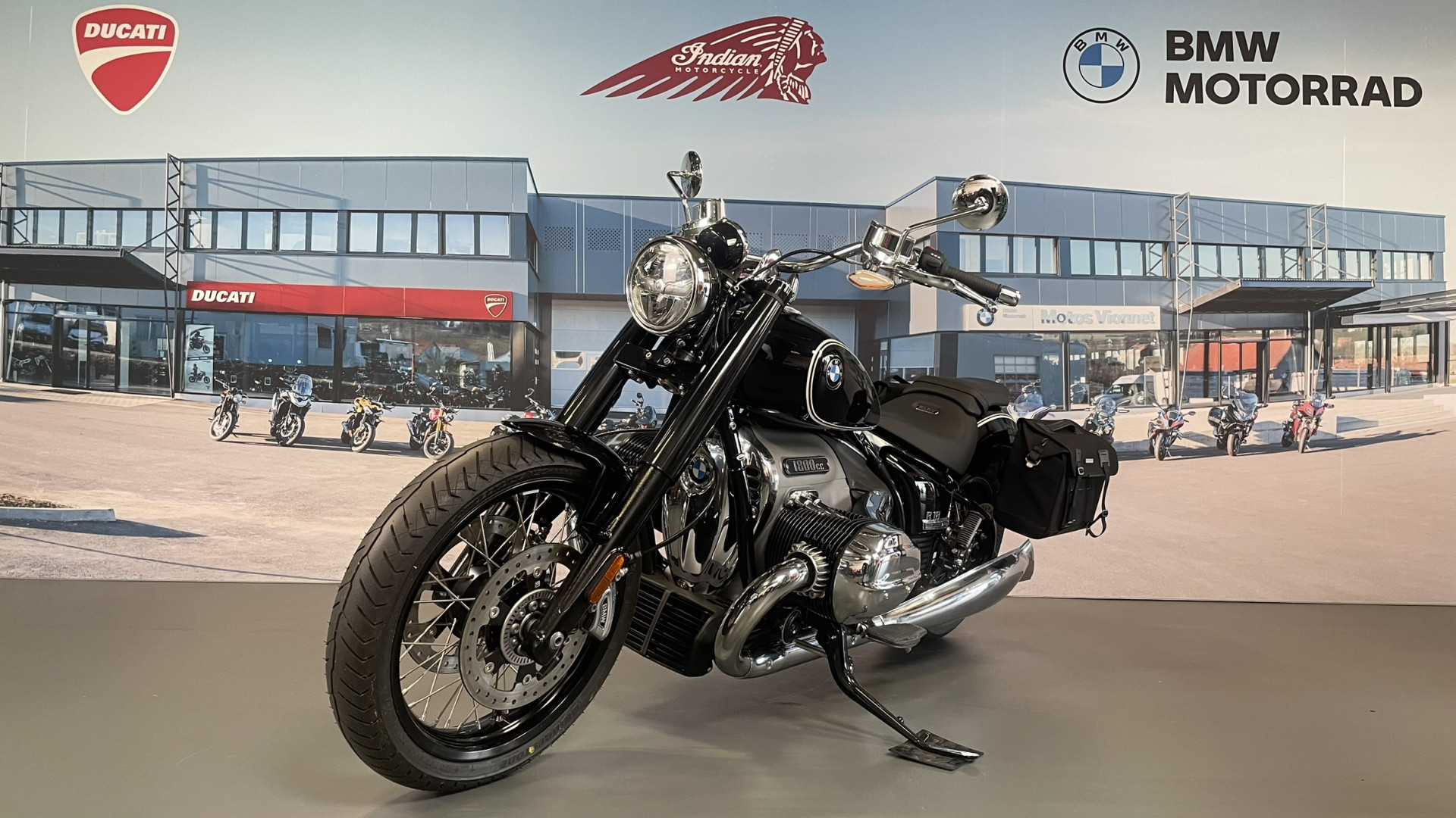 BMW R 18-showroom-element-2