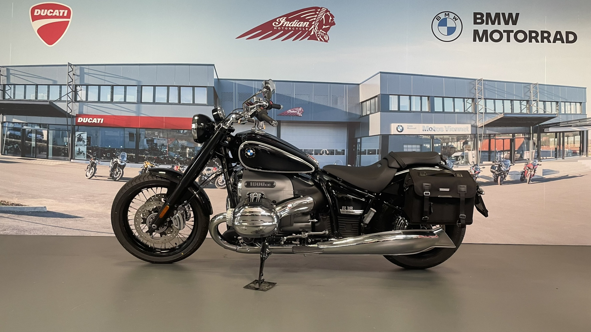 BMW R 18-showroom-element-3