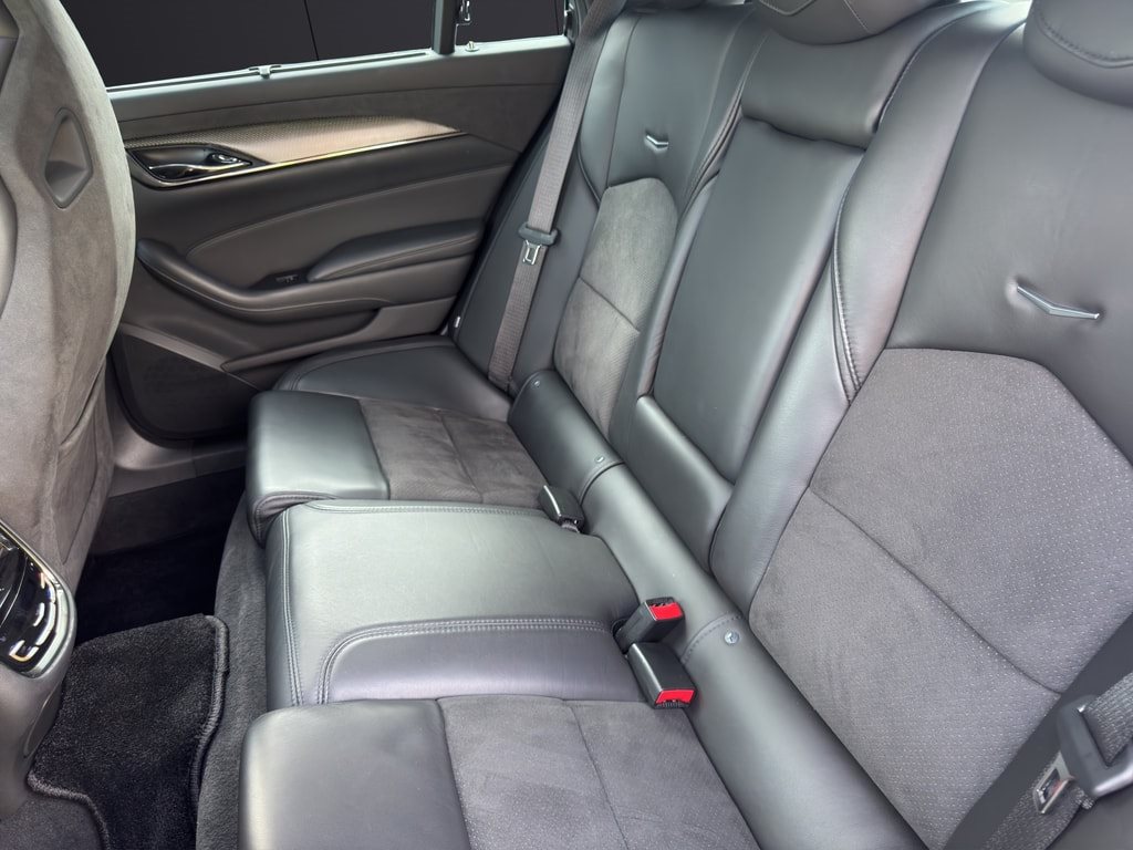 CADILLAC CTS -V Sedan 6.2 Supercharged Automatic * Carbon Paket * Ohne OPF *-image-26