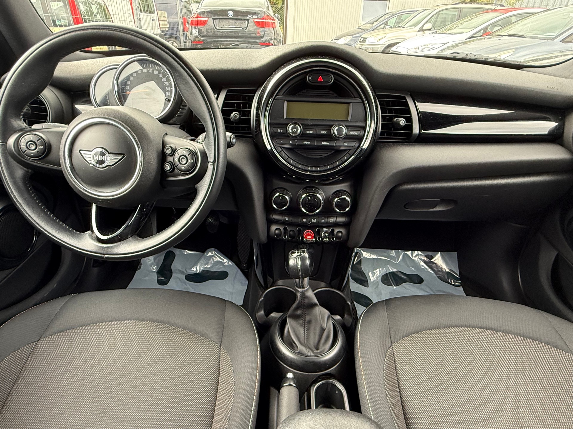 MINI One First Classic Edition-image-4