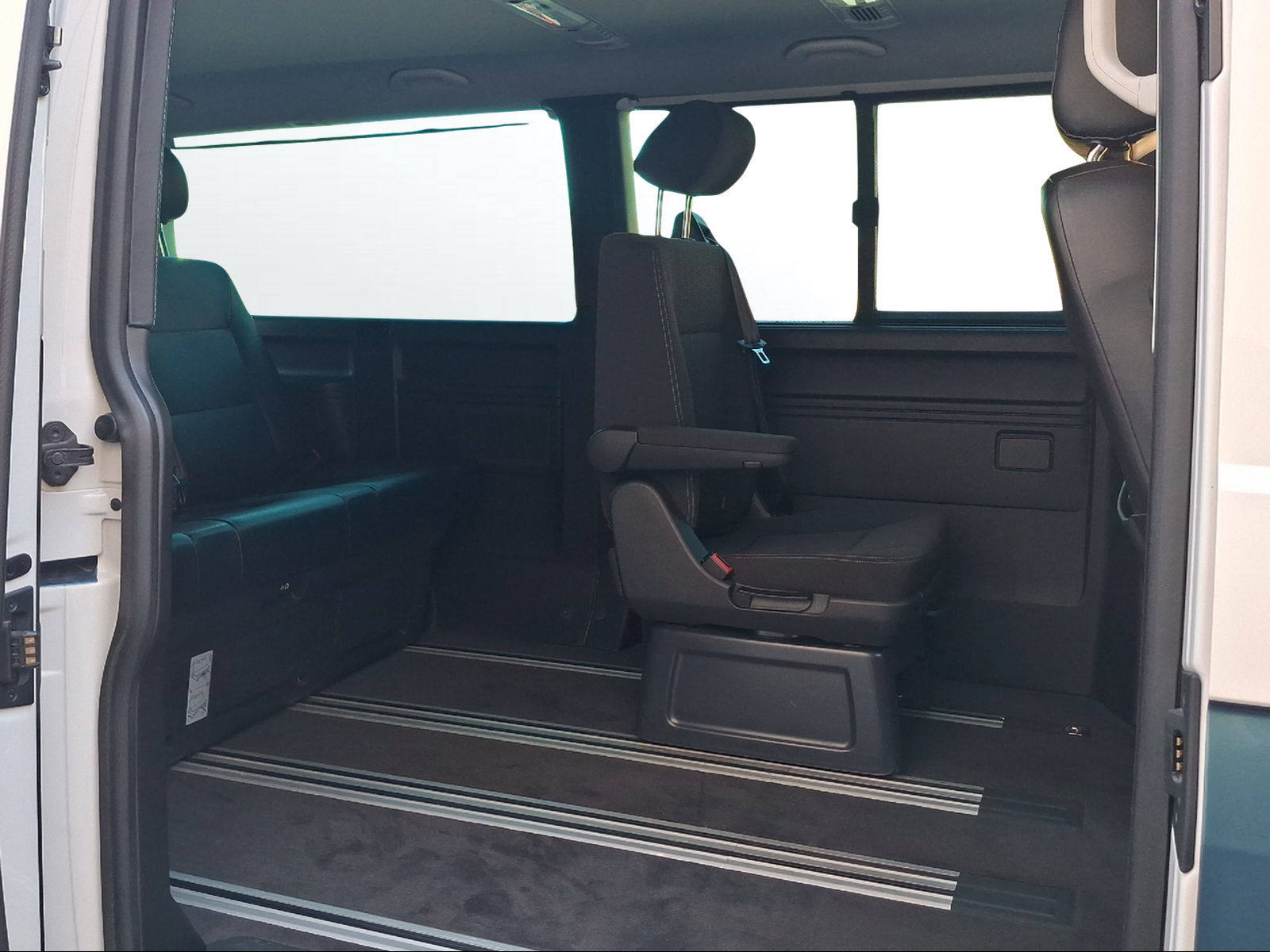 VW T6 Multivan 2.0 Bi-TDI Comfortline 4Mot. DSG LWB ABT-image-11