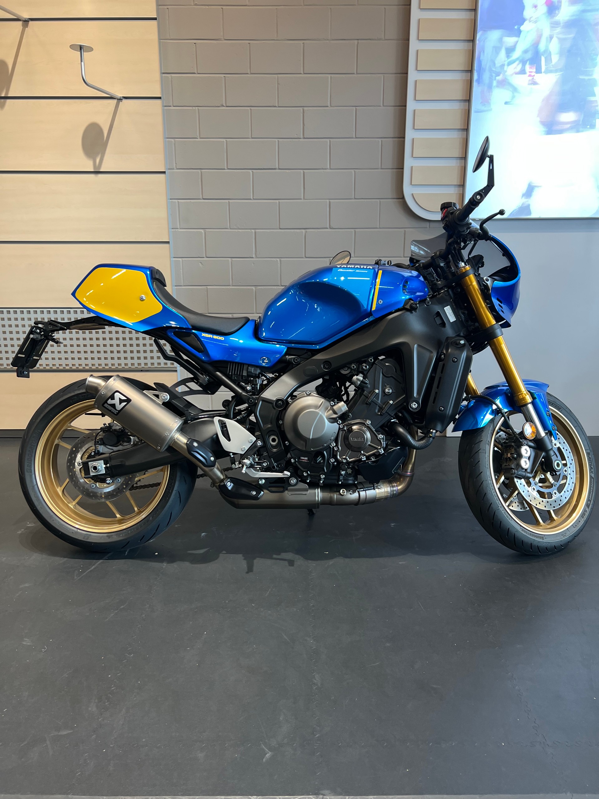 YAMAHA XSR 900