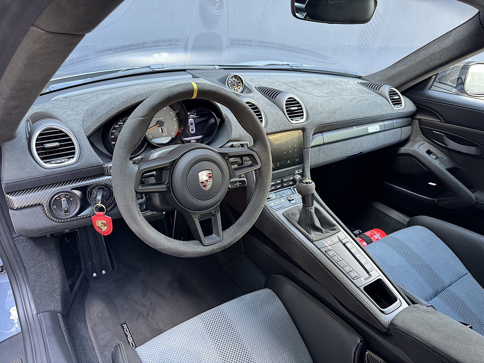 PORSCHE Cayman GT4 RS arktikgrau PDK [ Weissach-Paket ] [ Clubsport-Paket ] [ Liftsystem ] [ Rückfahrkamera ]-image-9