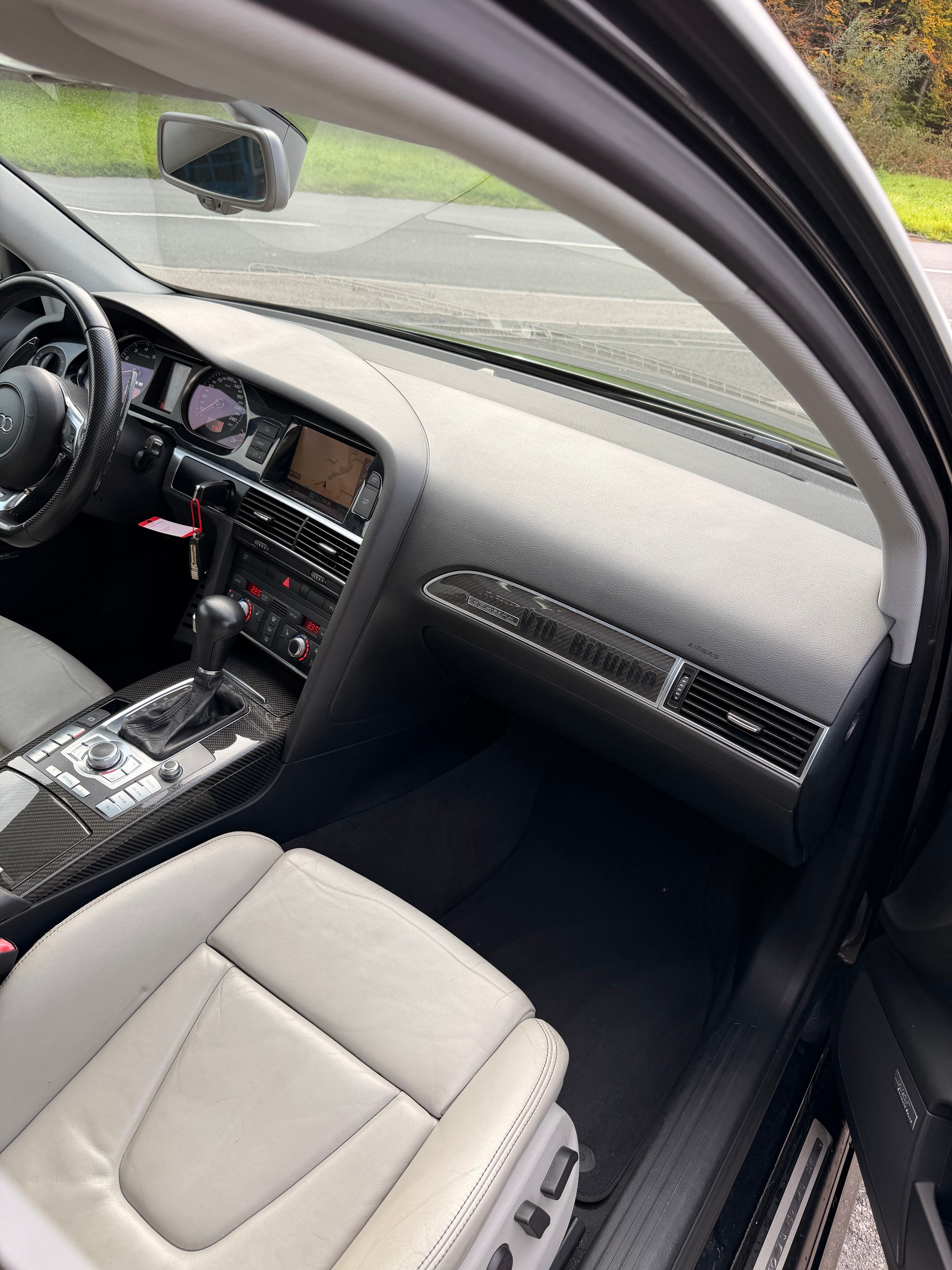 AUDI RS6 Avant 5.0 TFSI V10 quattro tiptronic-image-9