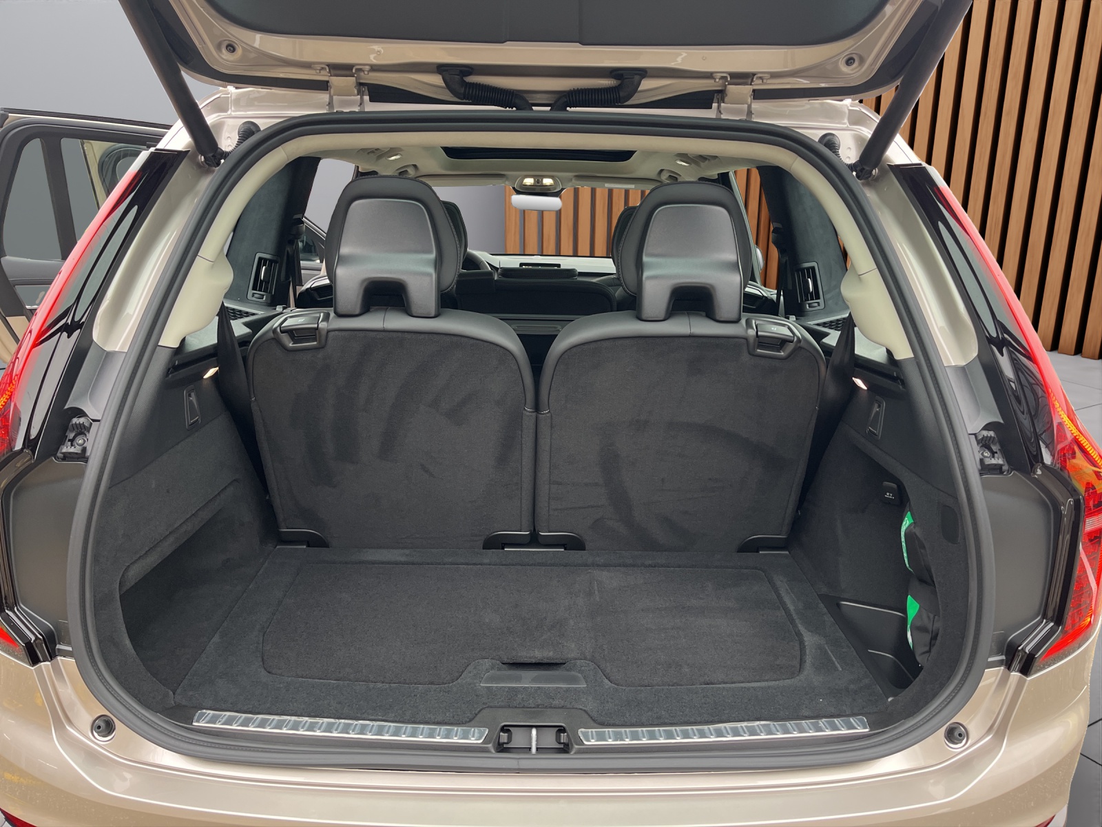 VOLVO XC90 2.0 T8 TE Ultra Dark eAWD-image-19