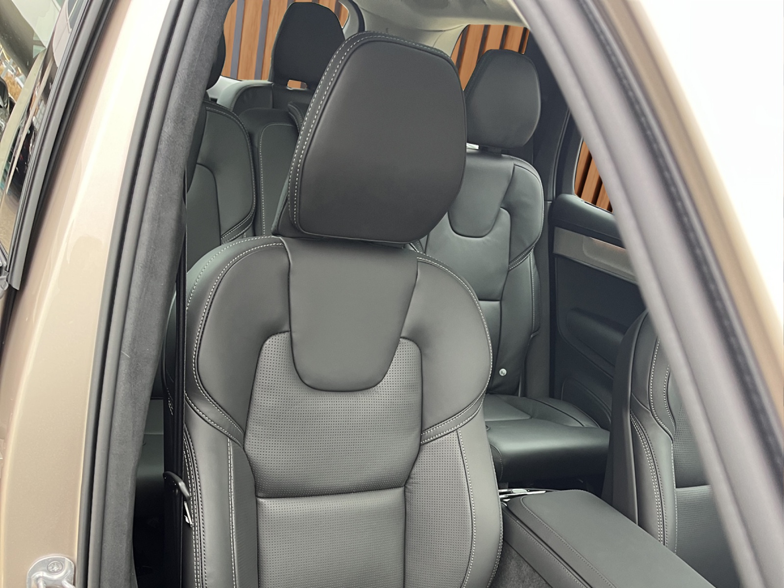 VOLVO XC90 2.0 T8 TE Ultra Dark eAWD-image-11