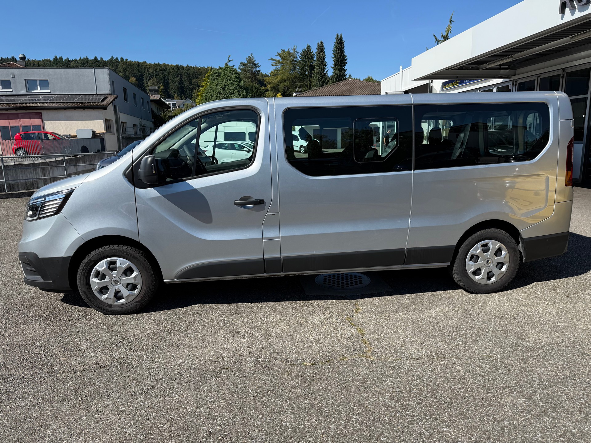 RENAULT Trafic Blue dCi 150 Grand Passenger Evolution EDC-image-2