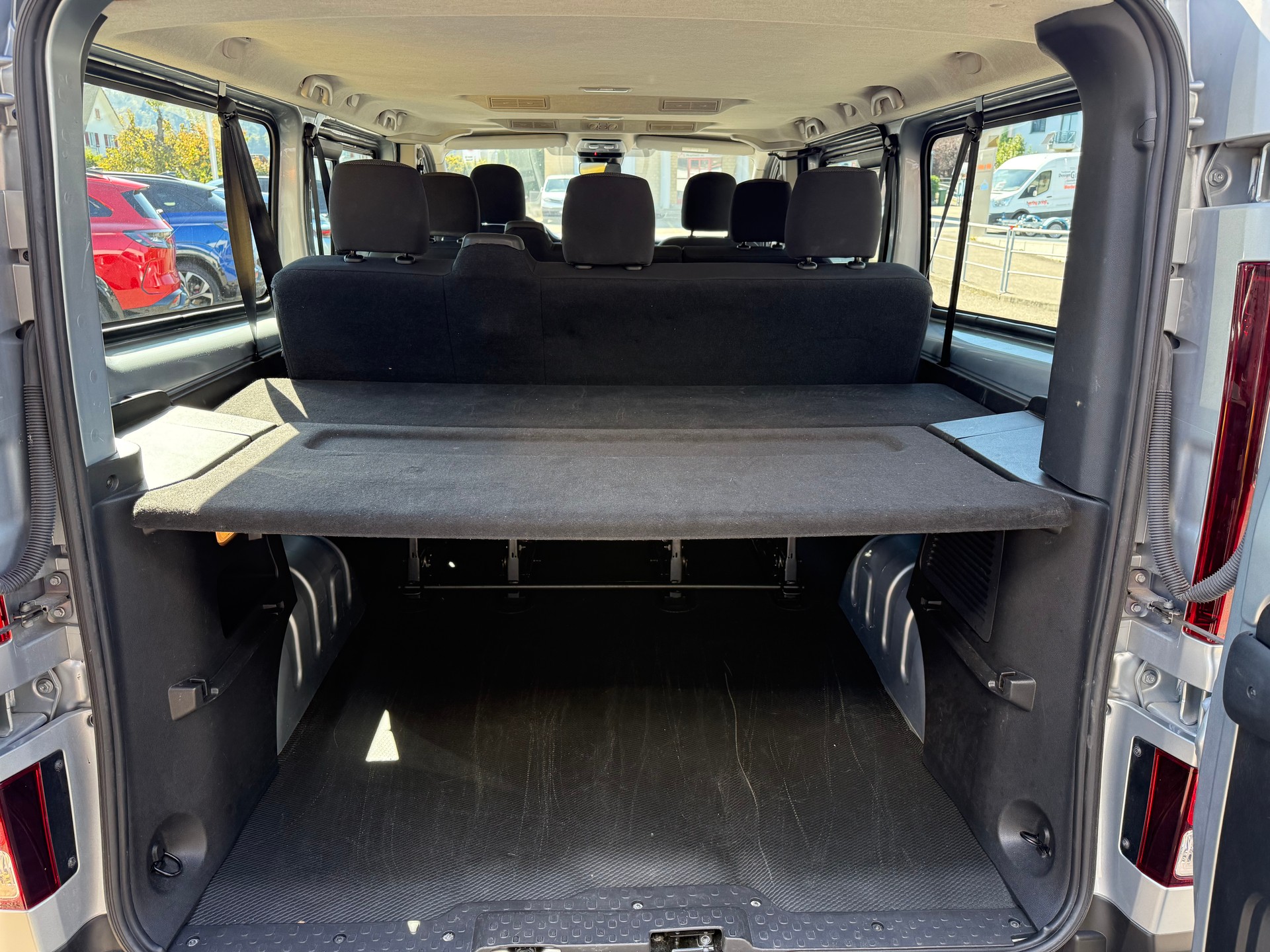RENAULT Trafic Blue dCi 150 Grand Passenger Evolution EDC-image-13