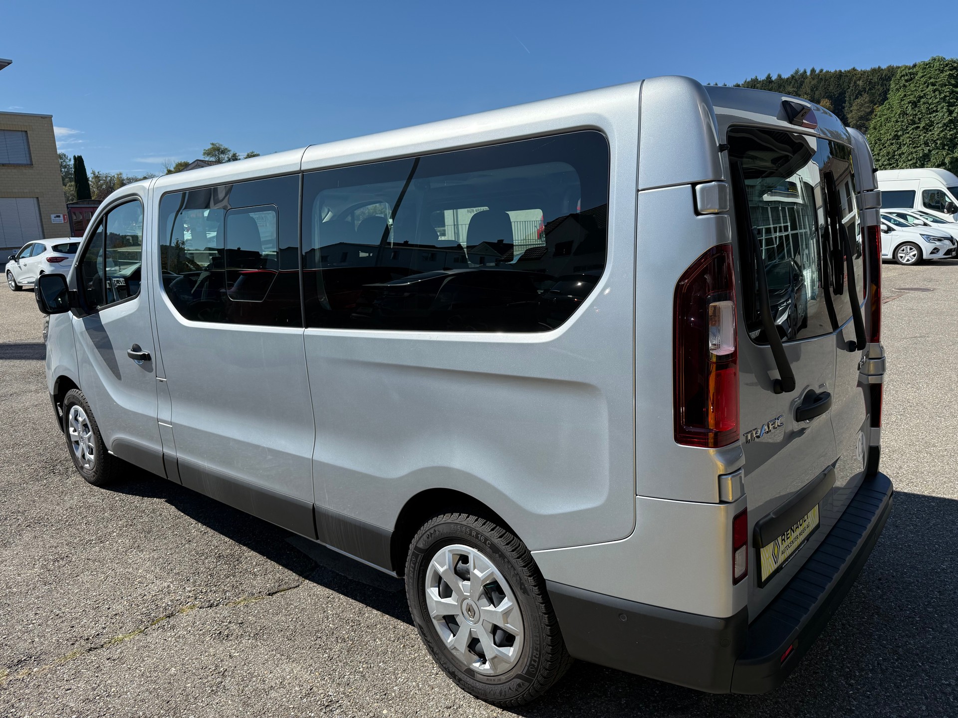 RENAULT Trafic Blue dCi 150 Grand Passenger Evolution EDC-image-3