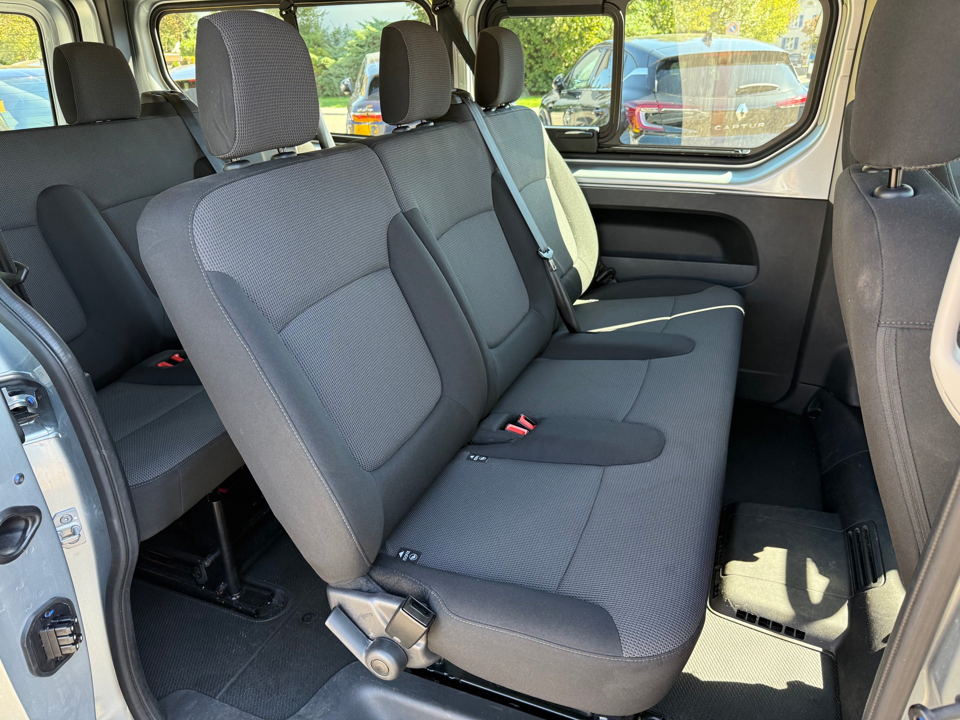 RENAULT Trafic Blue dCi 150 Grand Passenger Evolution EDC-image-12