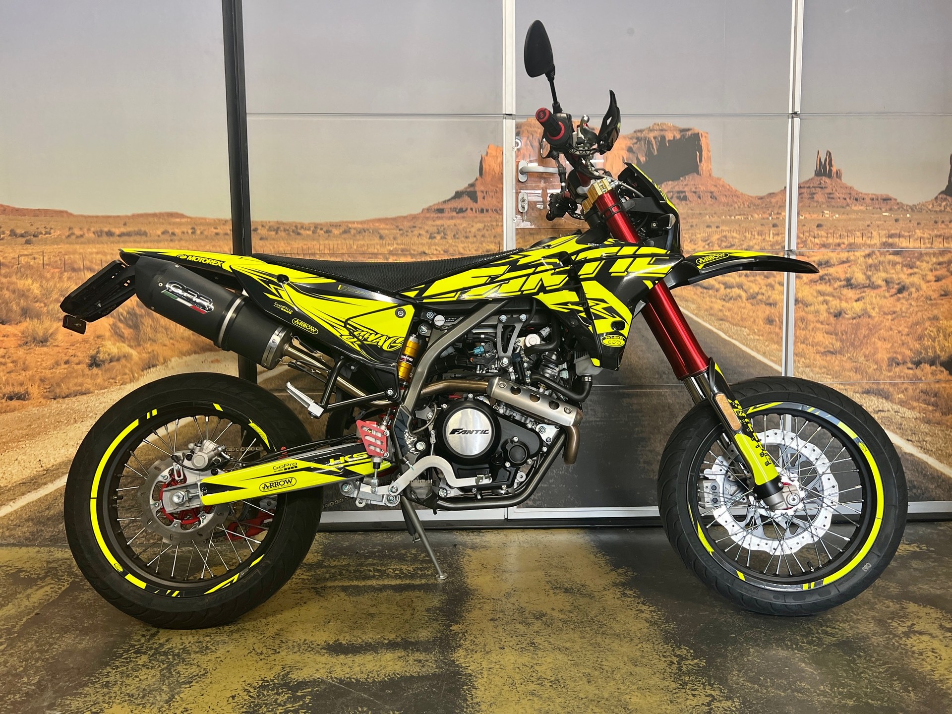 FANTIC XMF 125 Motard-image-7