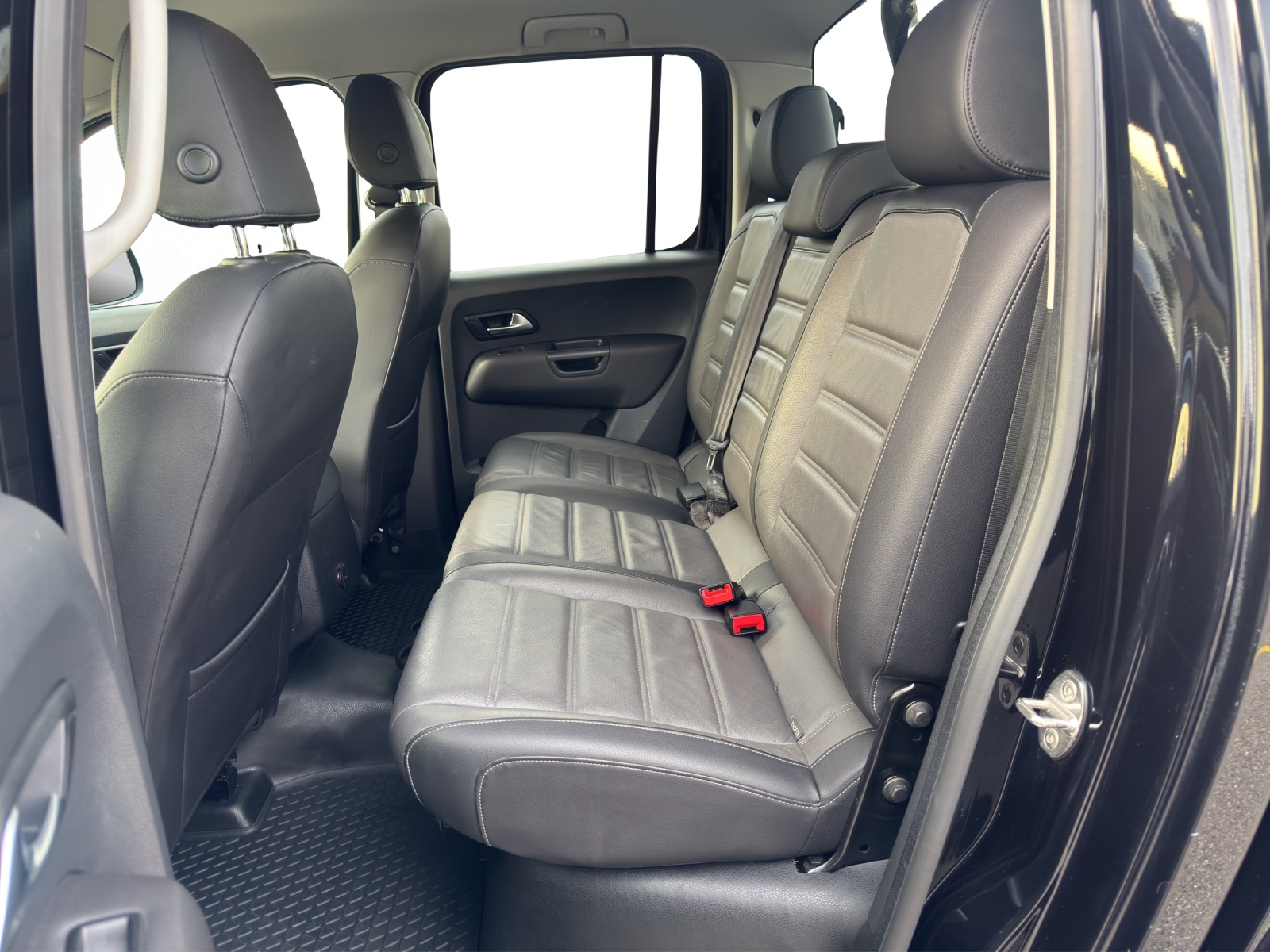 VW Amarok 3.0TDI Crossline 4Motion Automatic-image-10