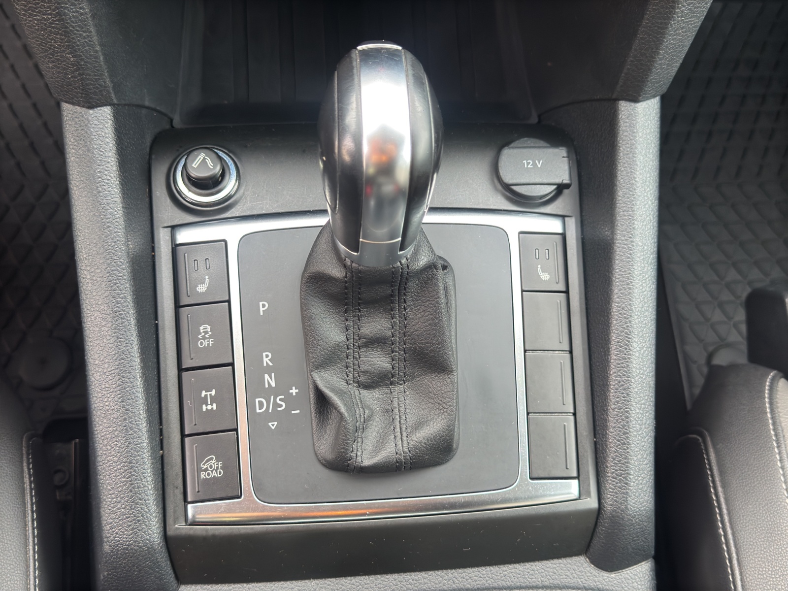 VW Amarok 3.0TDI Crossline 4Motion Automatic-image-19