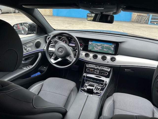 MERCEDES-BENZ E 200 Avantgarde 9G-Tronic-image-2