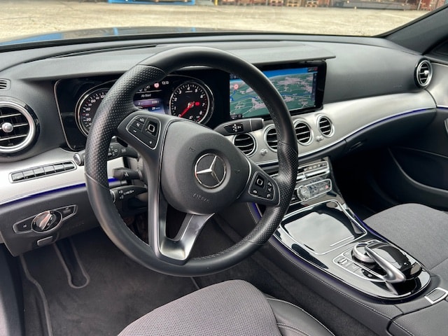 MERCEDES-BENZ E 200 Avantgarde 9G-Tronic-image-5