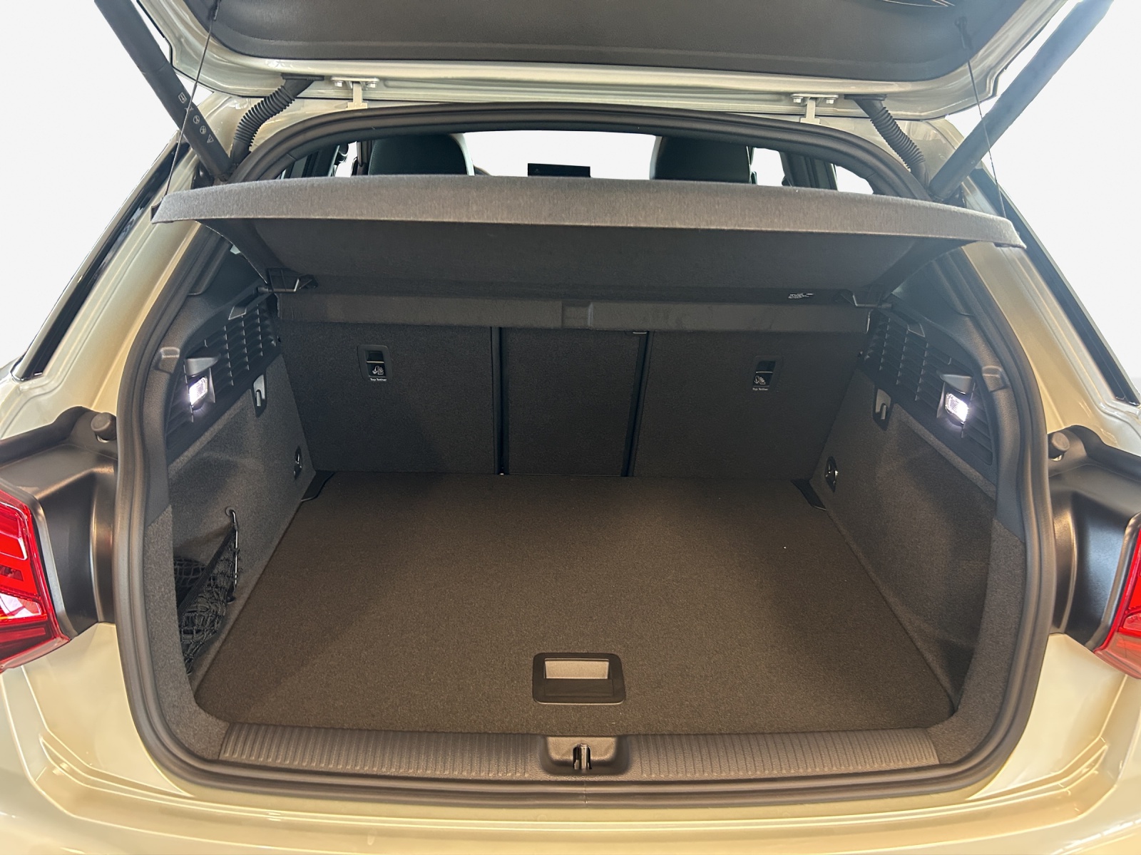 AUDI Q2 35 TFSI advanced S-tronic-image-12