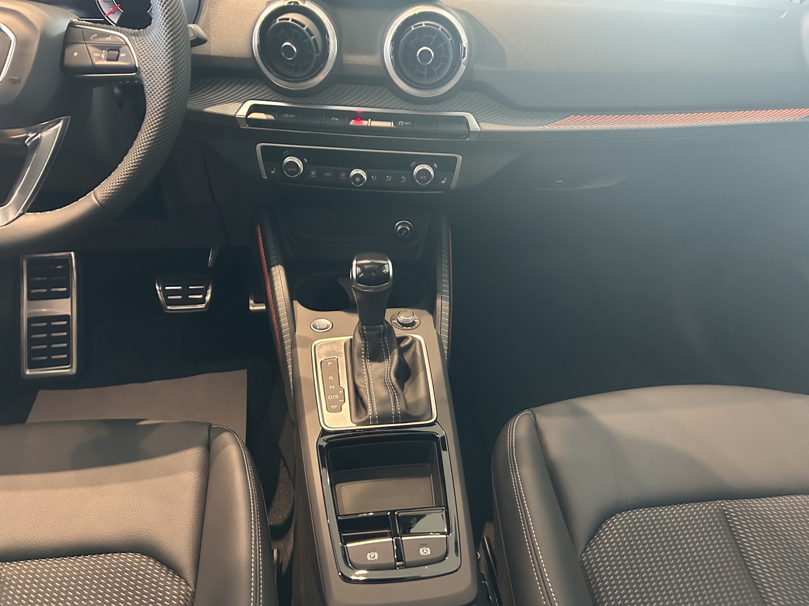 AUDI Q2 35 TFSI advanced S-tronic-image-10