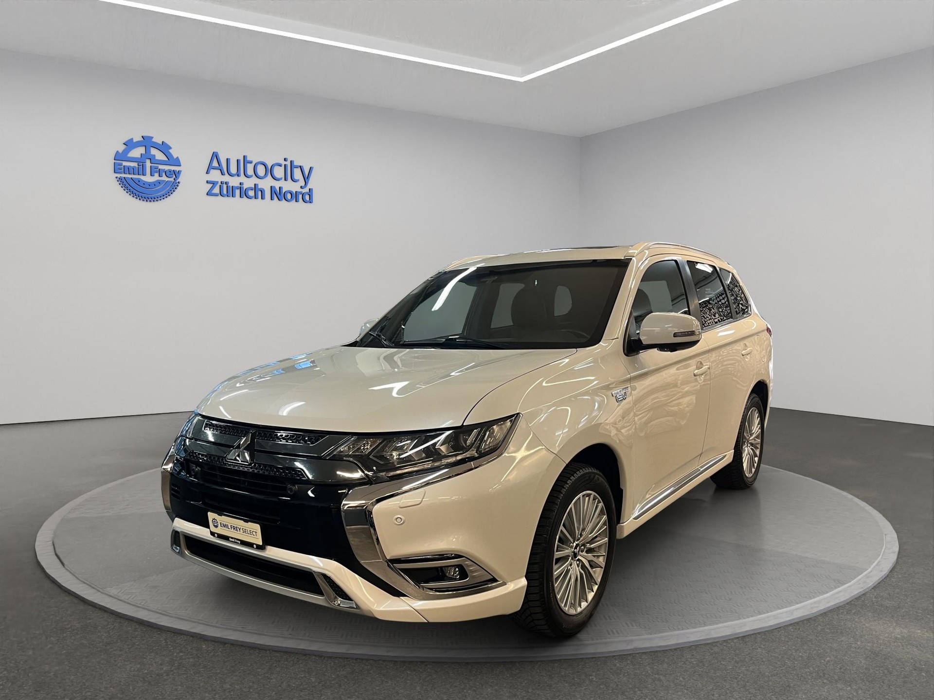 MITSUBISHI Outlander 2.4 PHEV Diamond-image-0