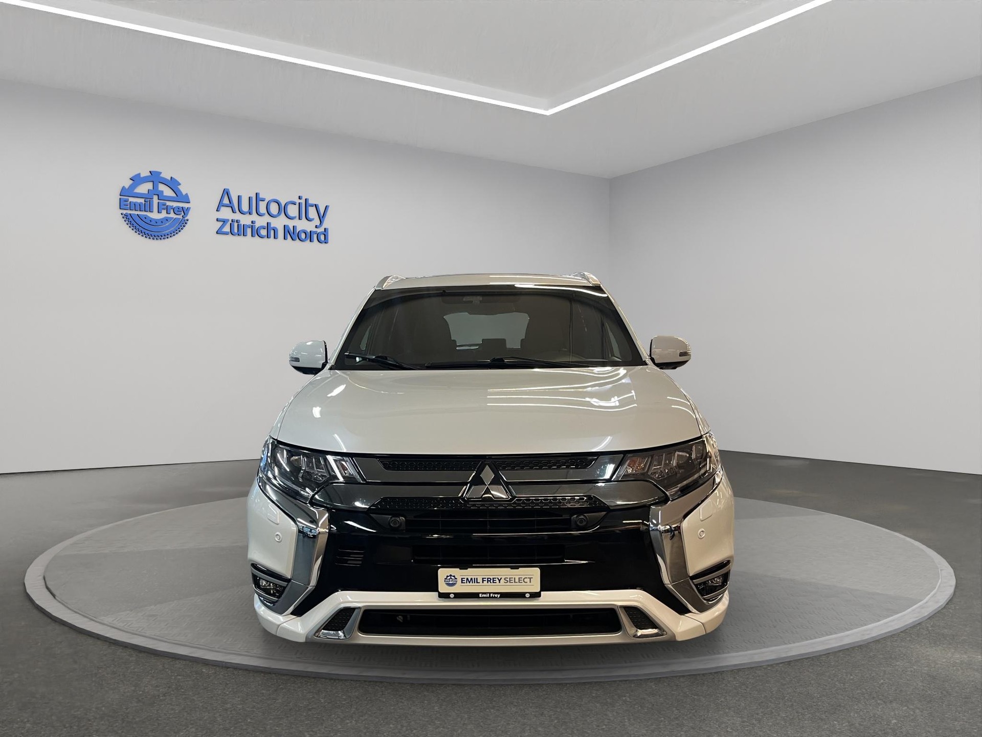 MITSUBISHI Outlander 2.4 PHEV Diamond-image-4