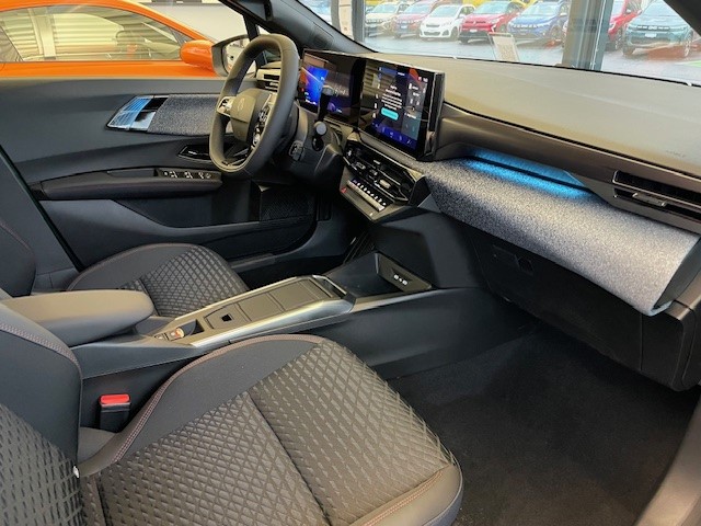 RENAULT Clio 1.8 E-Tech Techno-image-9