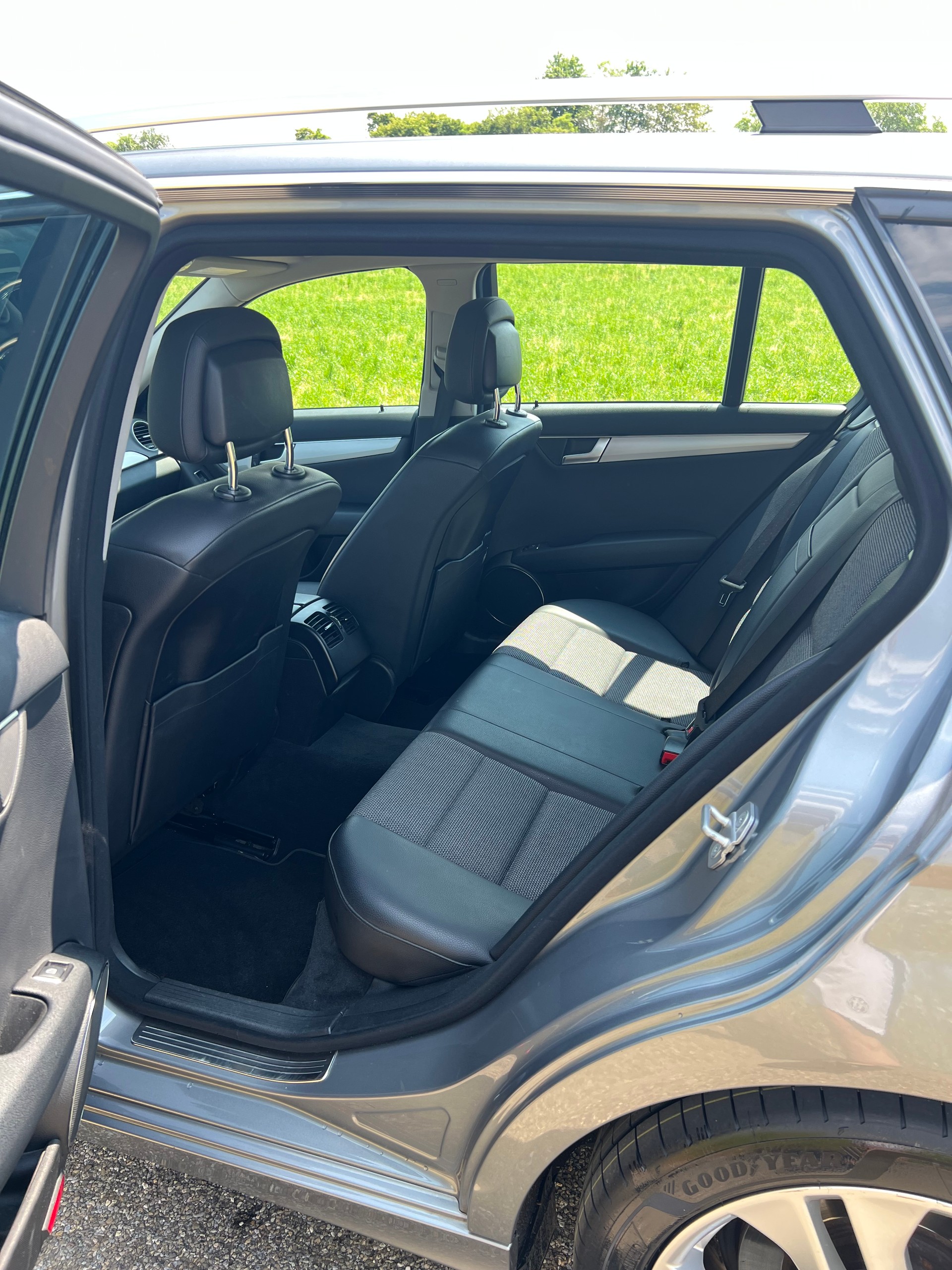 MERCEDES-BENZ C 250 CDI Elégance 4Matic 7G-Tronic-image-4