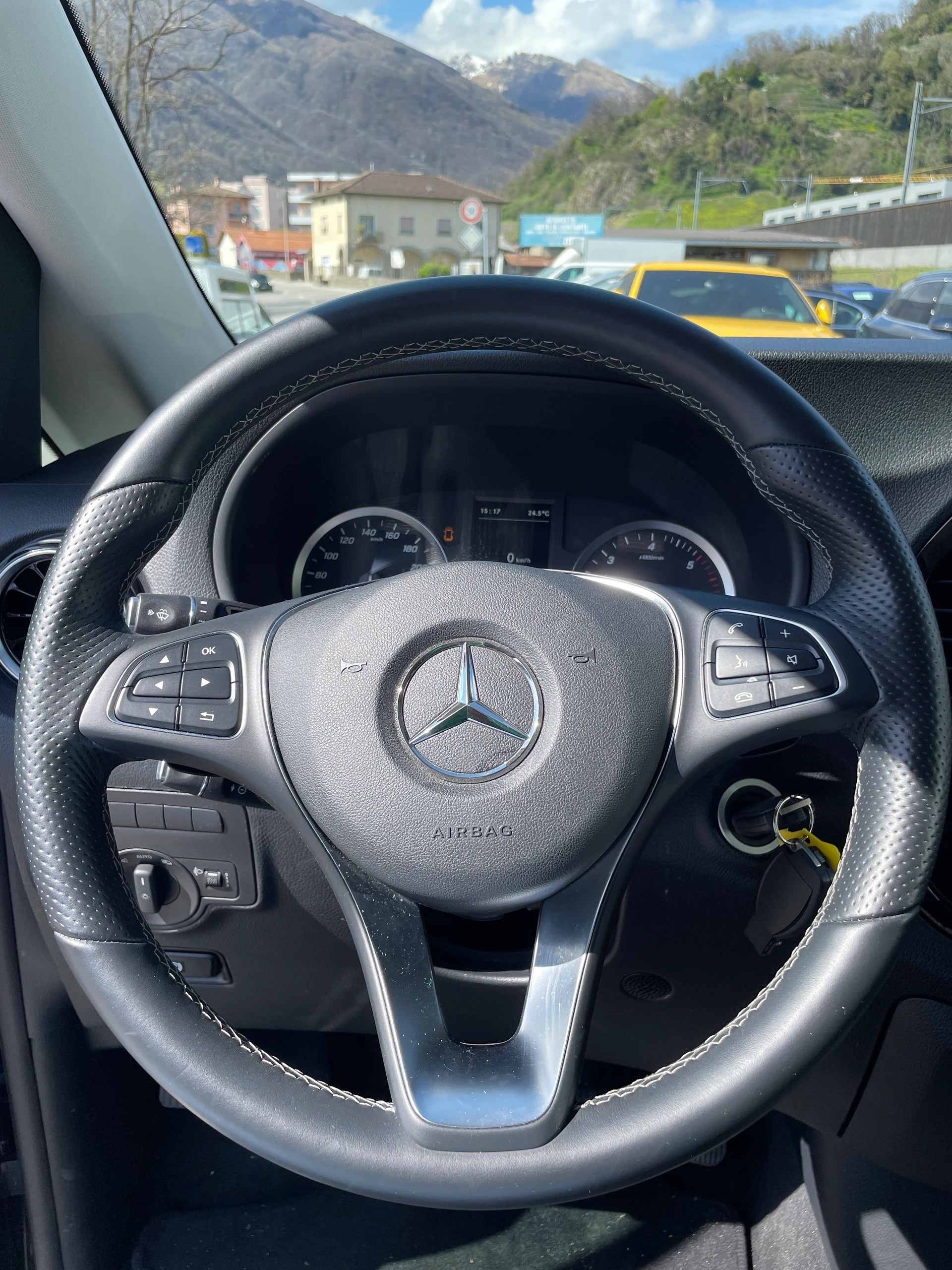 MERCEDES-BENZ Vito 116 CDI Lang Select Tourer 4Matic 9G-Tronic-image-8