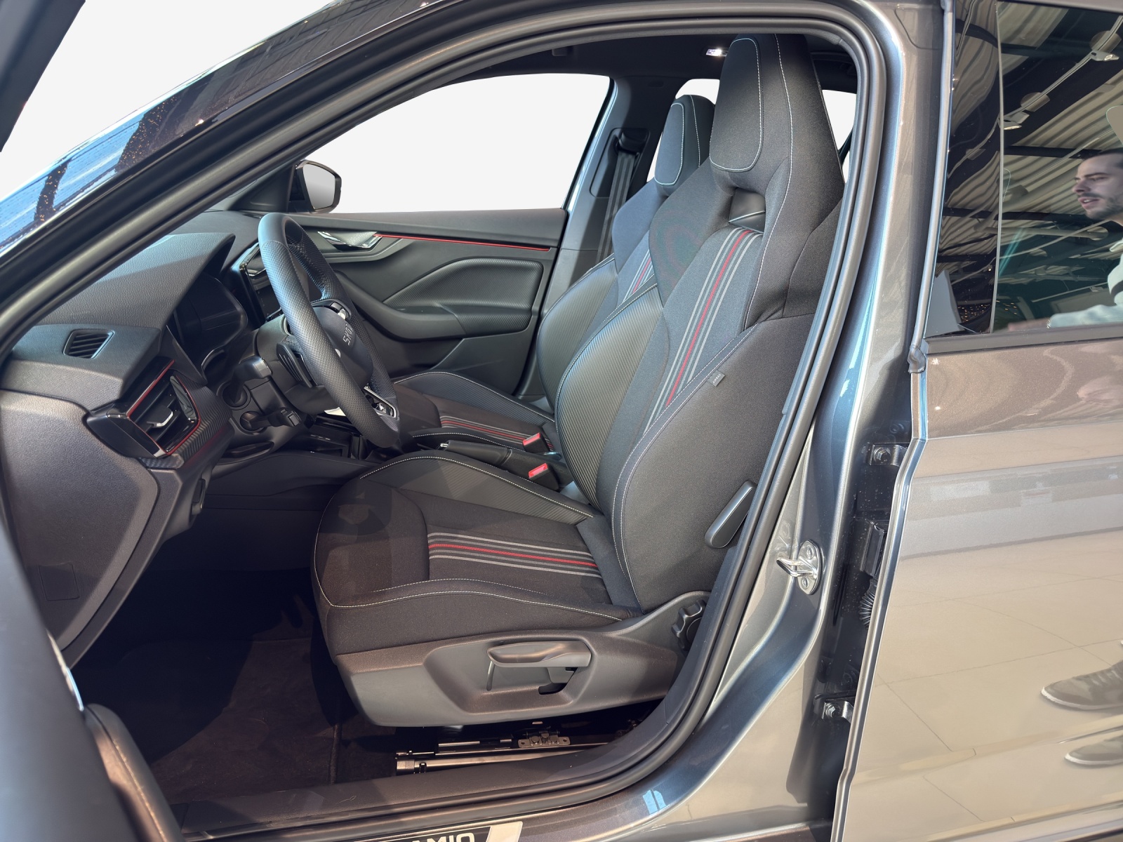 SKODA Kamiq 1.0 TSI Monte Carlo DSG-image-7
