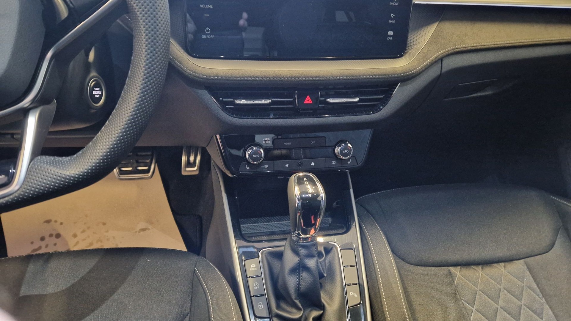 SKODA Fabia 1.0 TSI Monte Carlo DSG-image-5