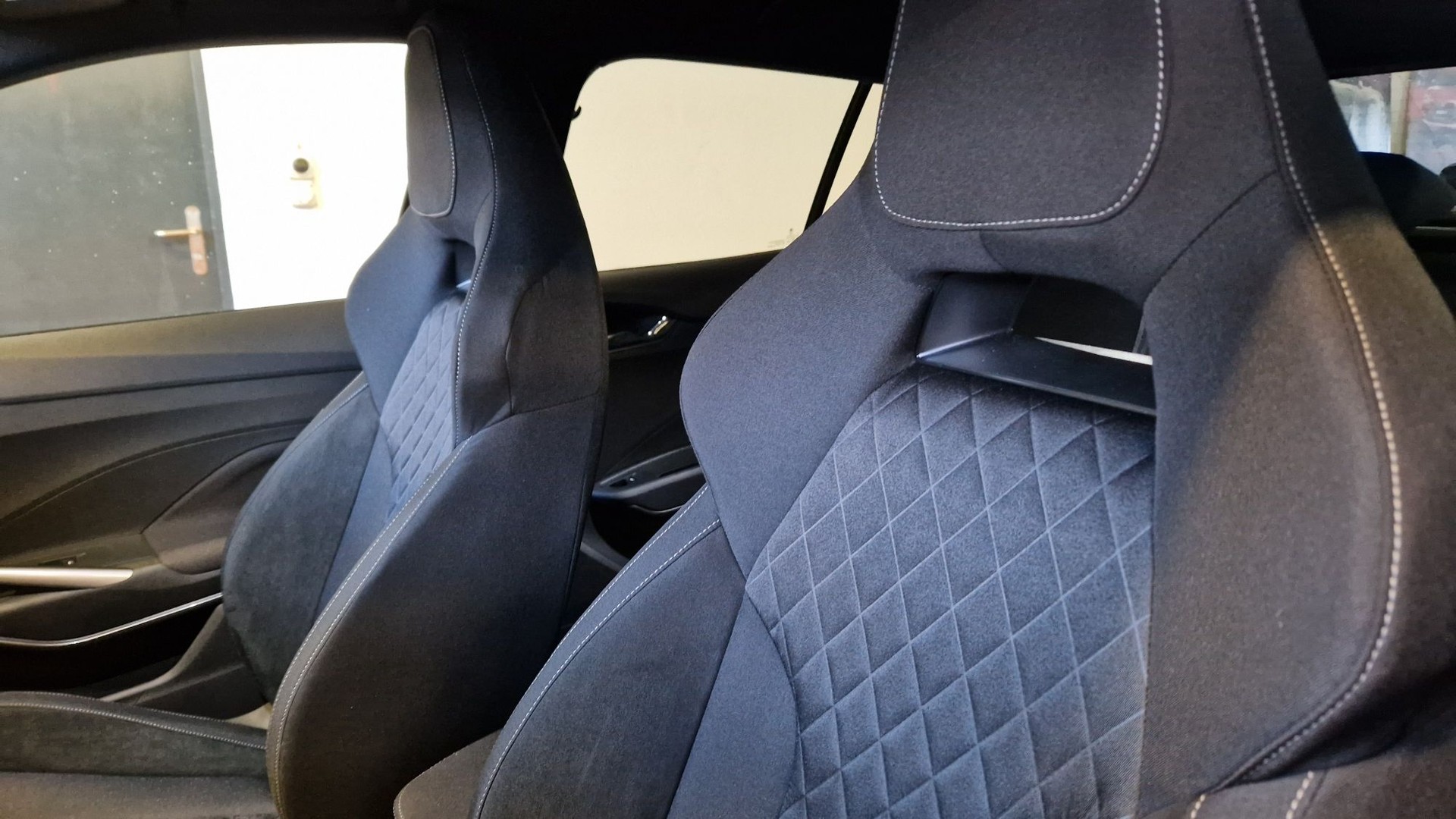 SKODA Fabia 1.0 TSI Monte Carlo DSG-image-9