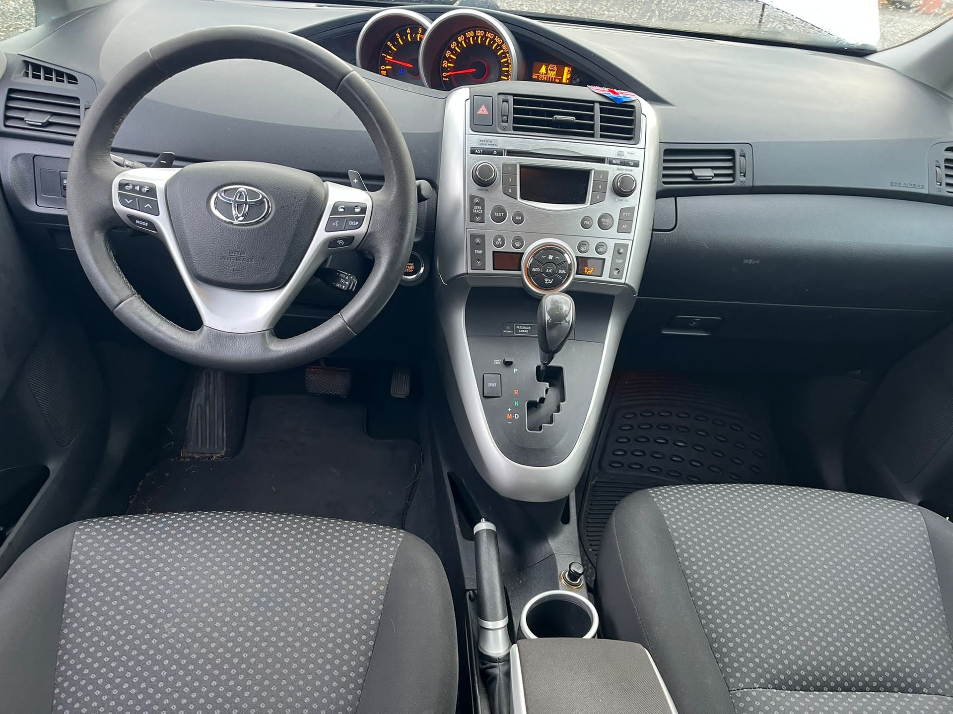 TOYOTA Verso 2.2 D-CAT Linea Sol Premium Automatic-image-4