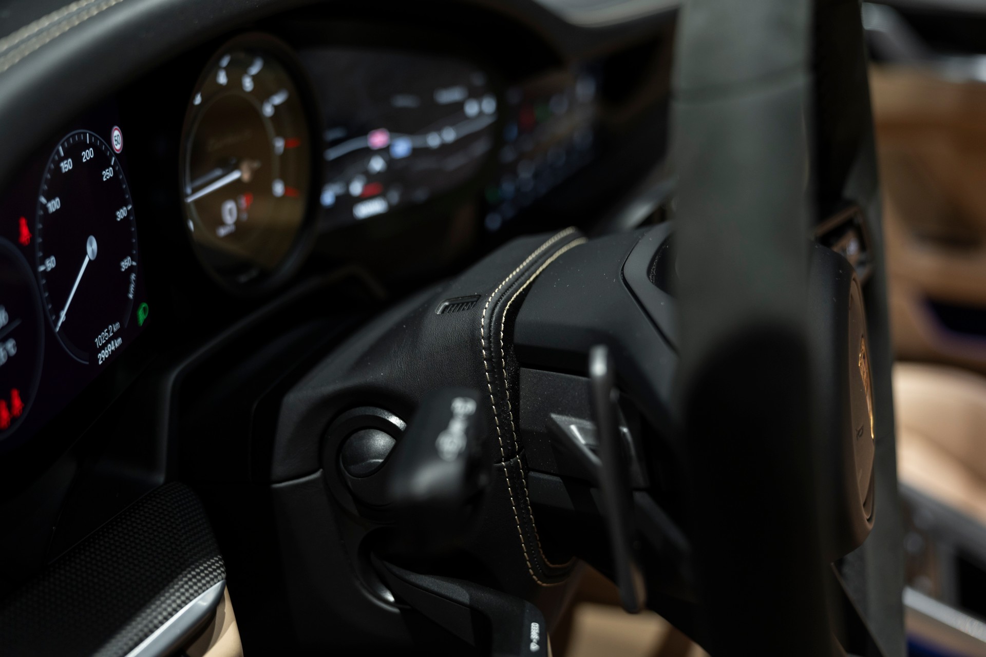 PORSCHE 911 Turbo S Cabriolet PDK-image-14