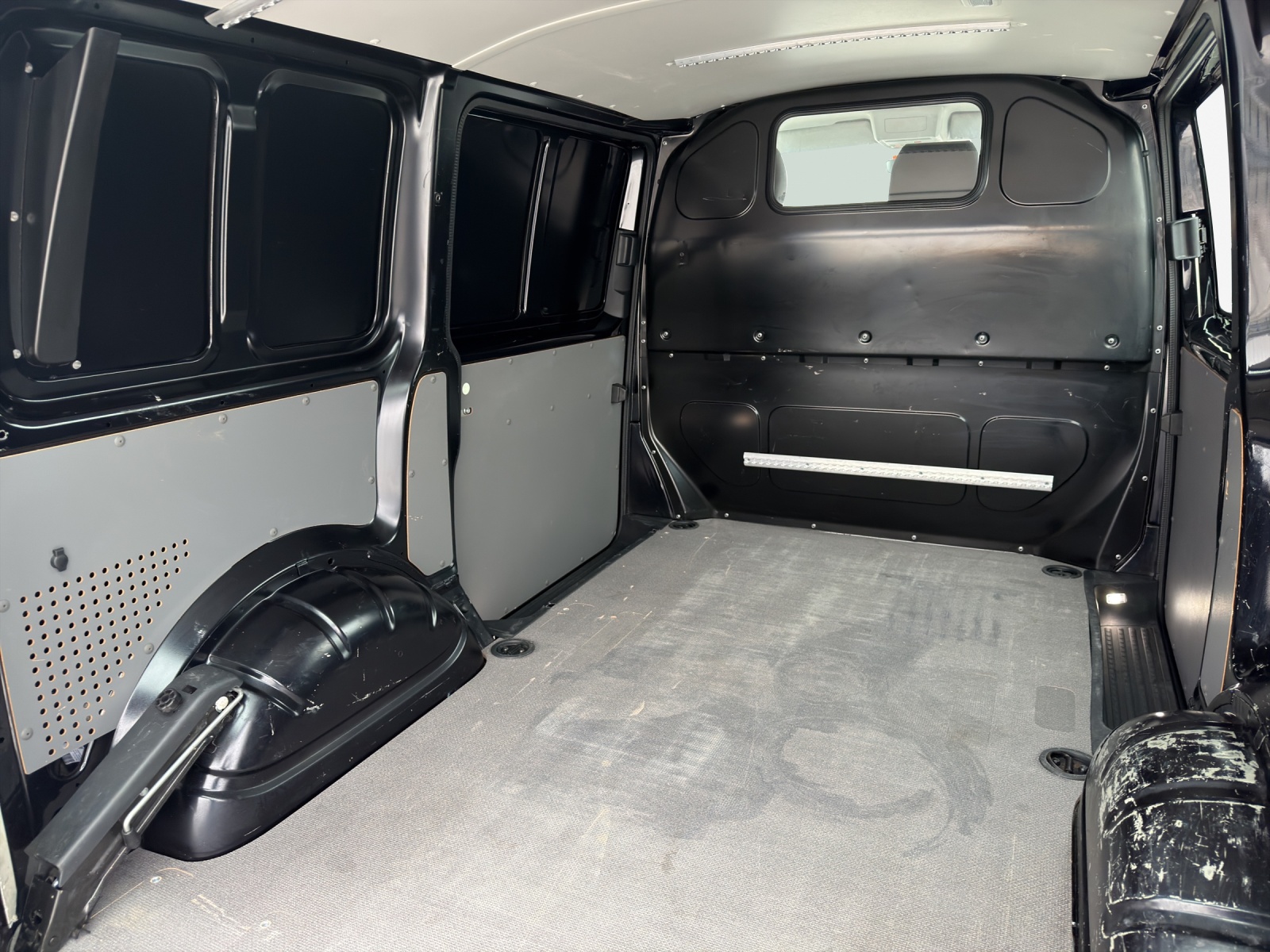 VW T6.1 2.0 TDI 4Motion DSG-image-13