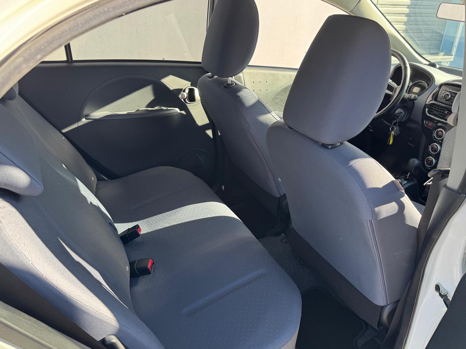 PEUGEOT iON Active-image-7
