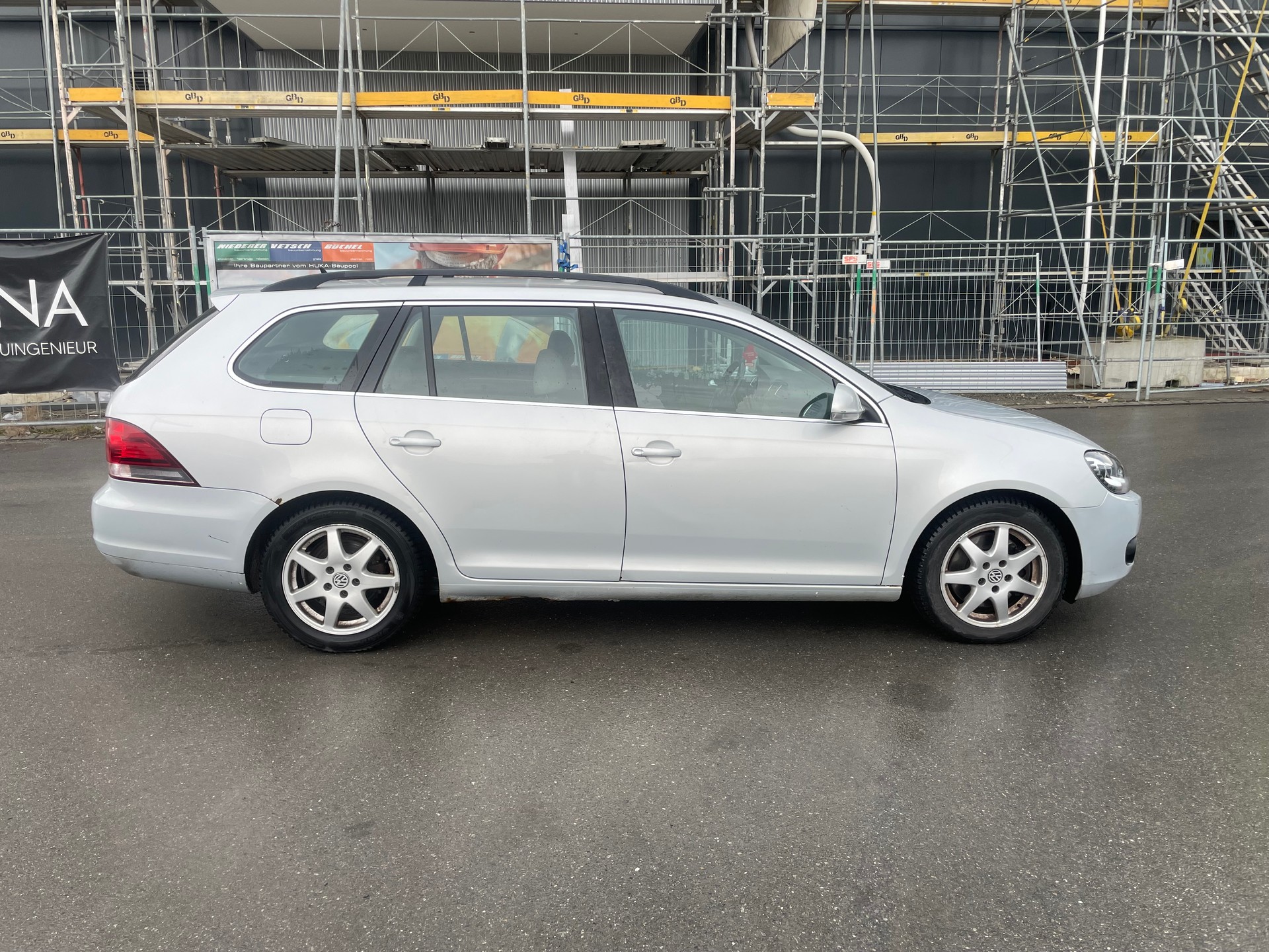 VW Golf Variant 1.6 TDI Comfortline 4Motion-image-4