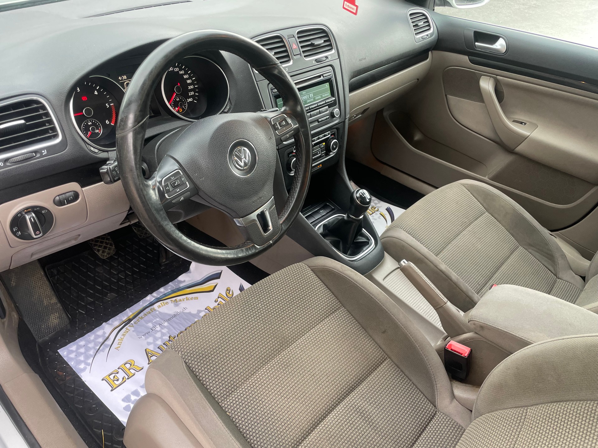 VW Golf Variant 1.6 TDI Comfortline 4Motion-image-10